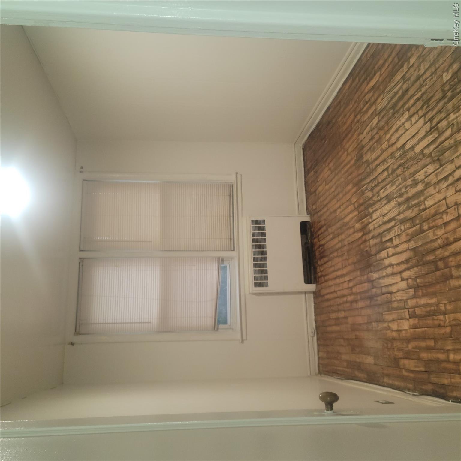 9310 177th Street Property Photo 3