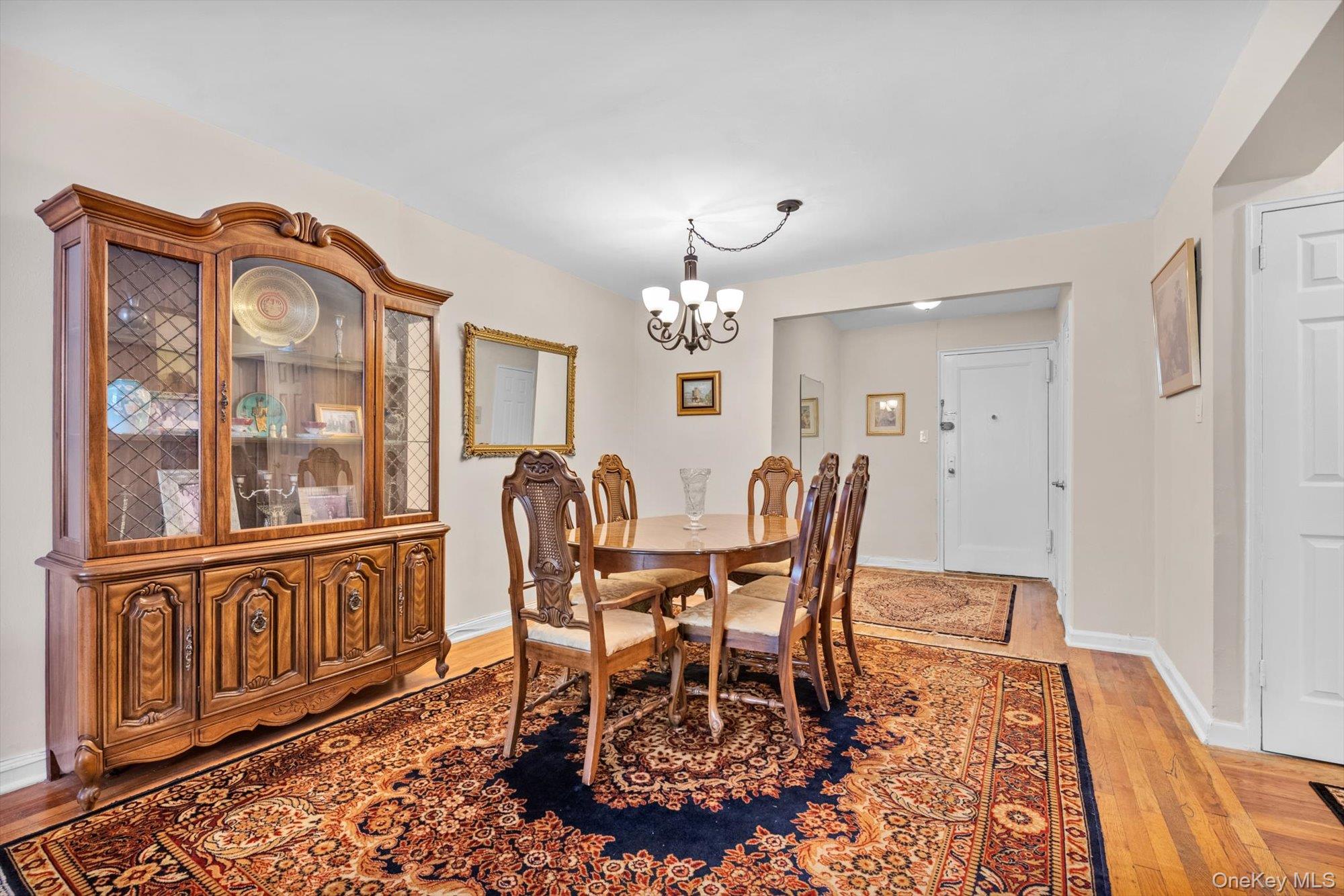 67-30 Clyde Street 3w Property Photo 5