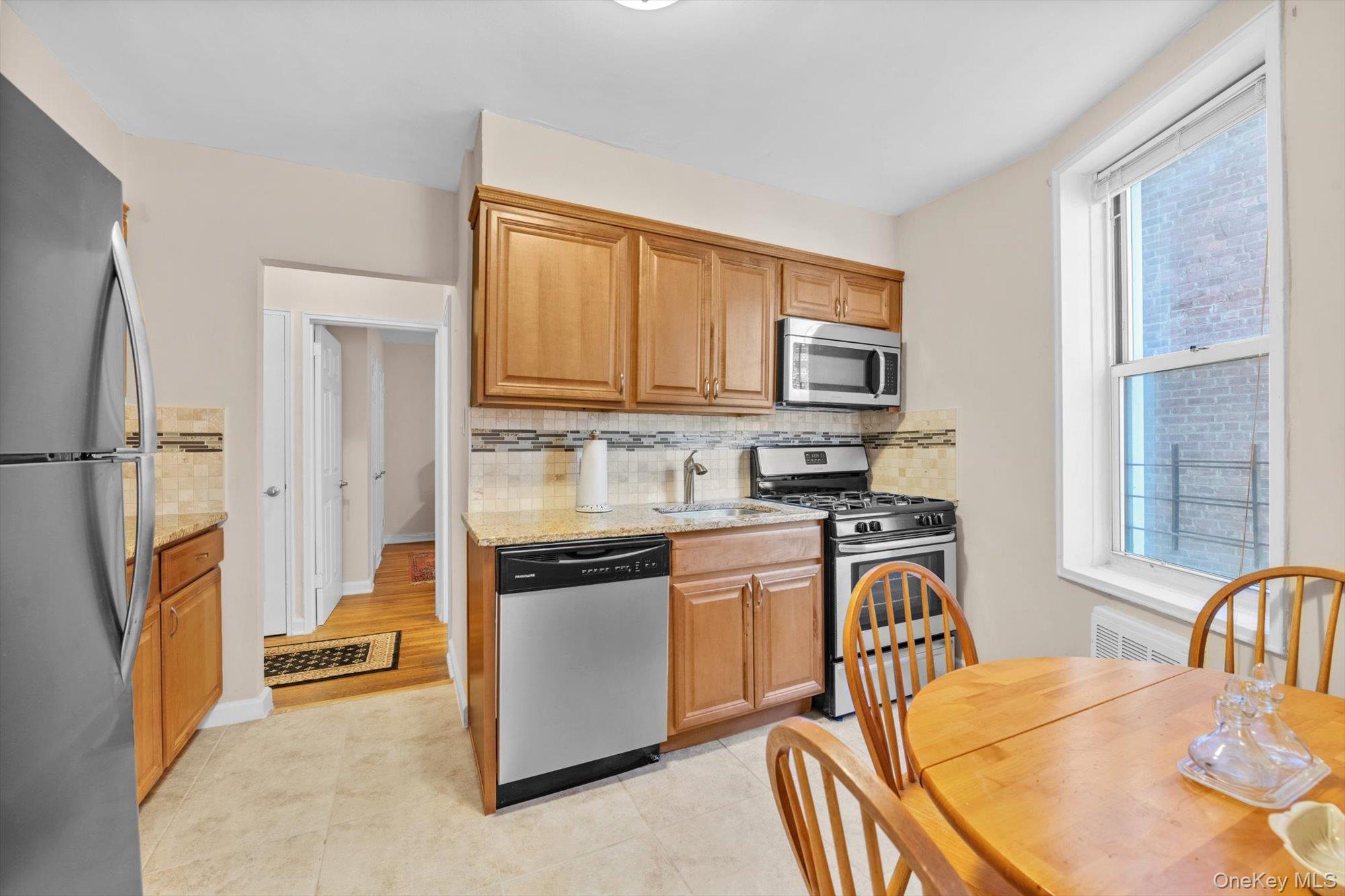 67-30 Clyde Street 3w Property Photo 8