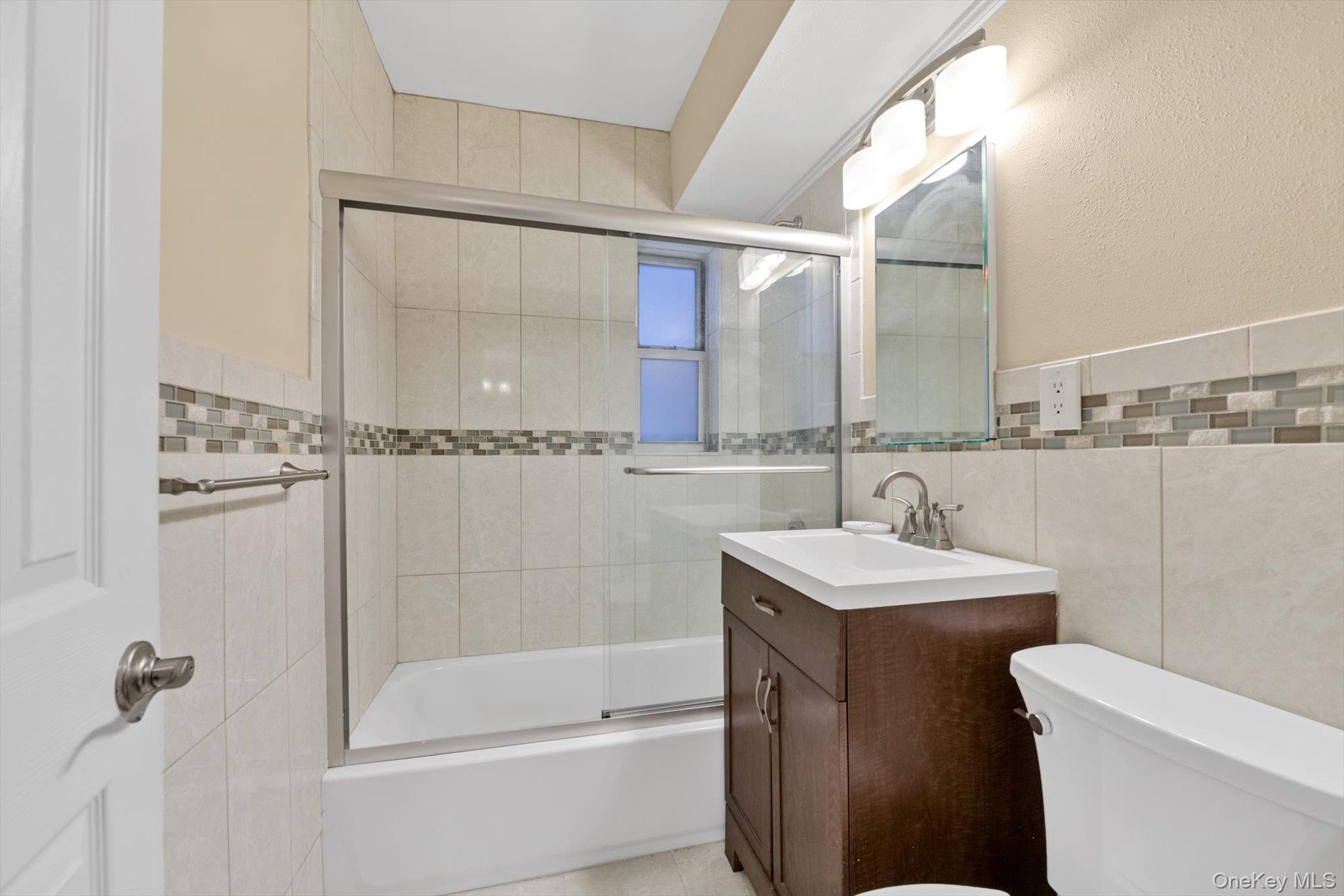 67-30 Clyde Street 3w Property Photo 12