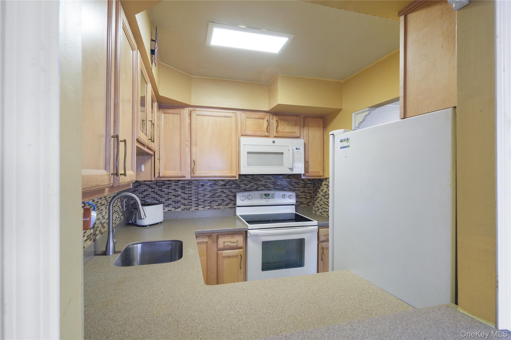 18l Hastings Court Property Photo 7