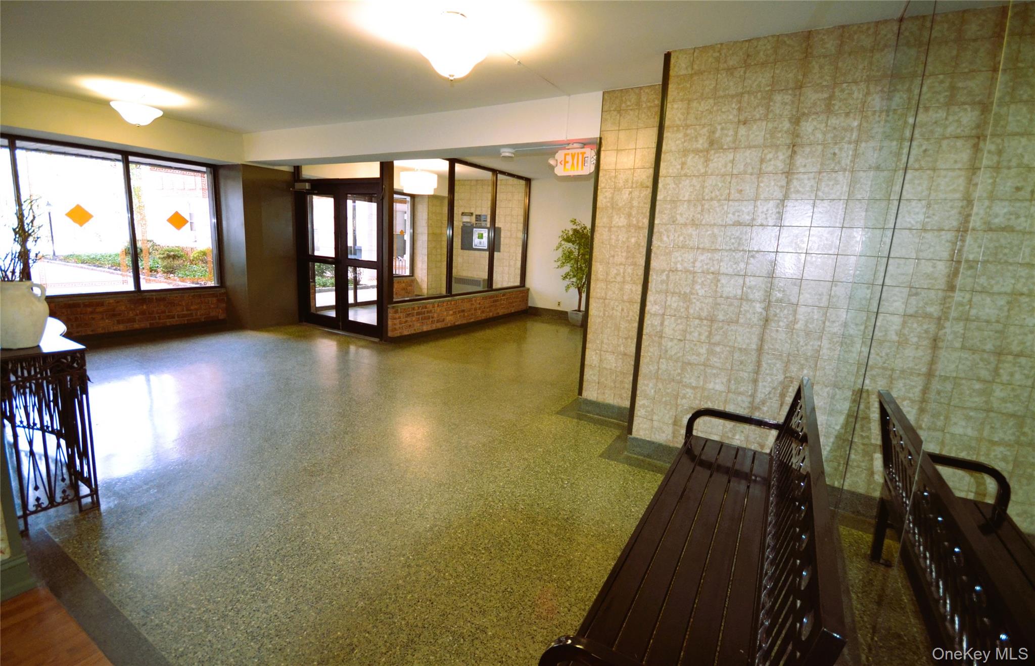247 Parkview Avenue 6m Property Photo 3