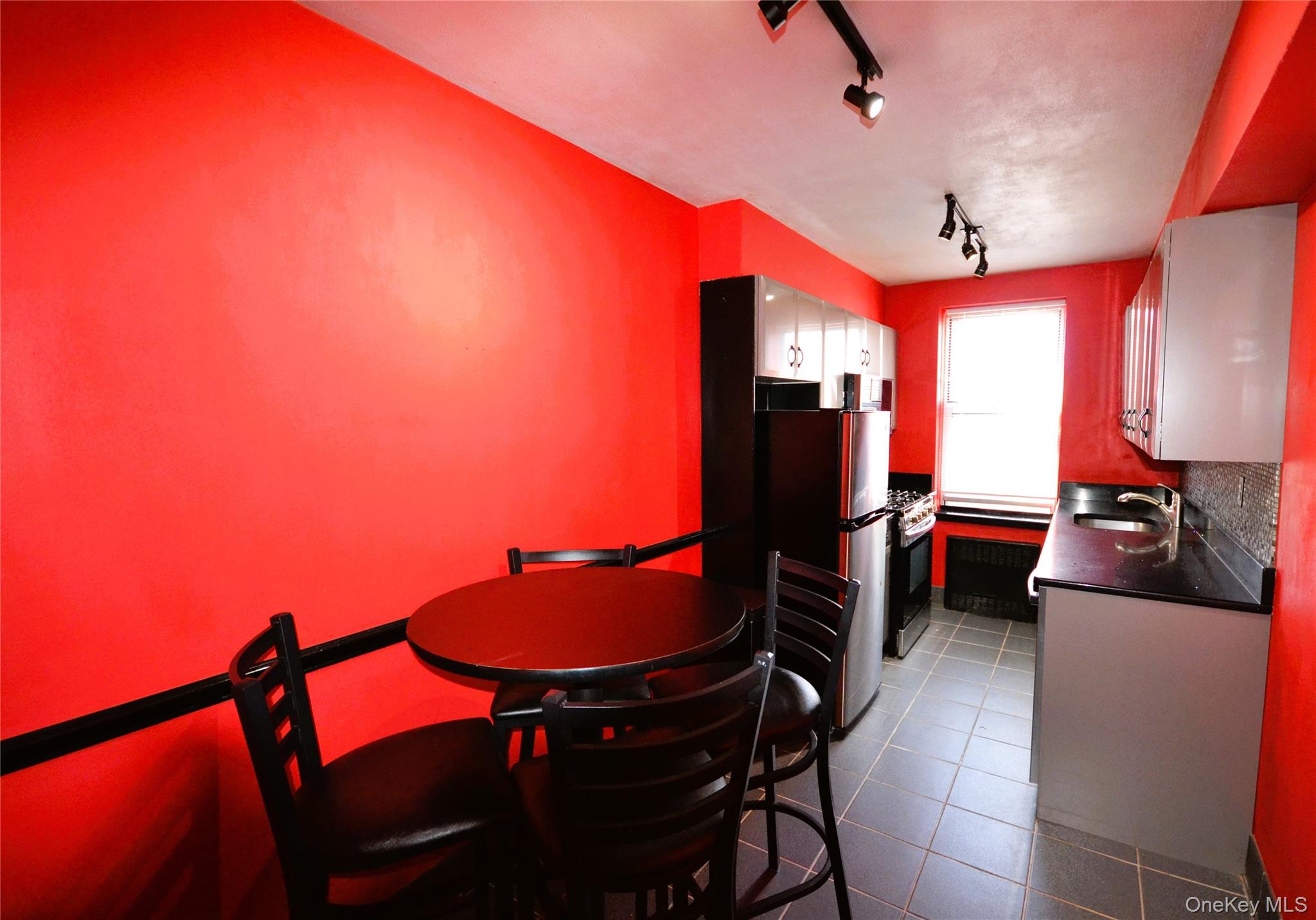 247 Parkview Avenue 6m Property Photo 5