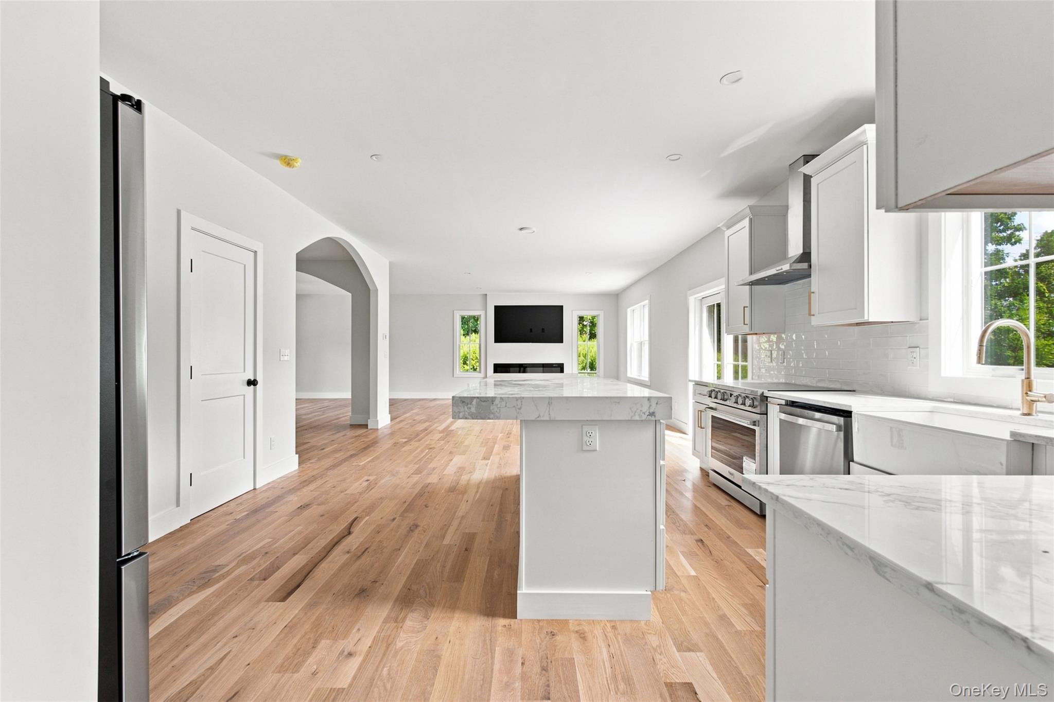 240 Mahopac Avenue Property Photo 6