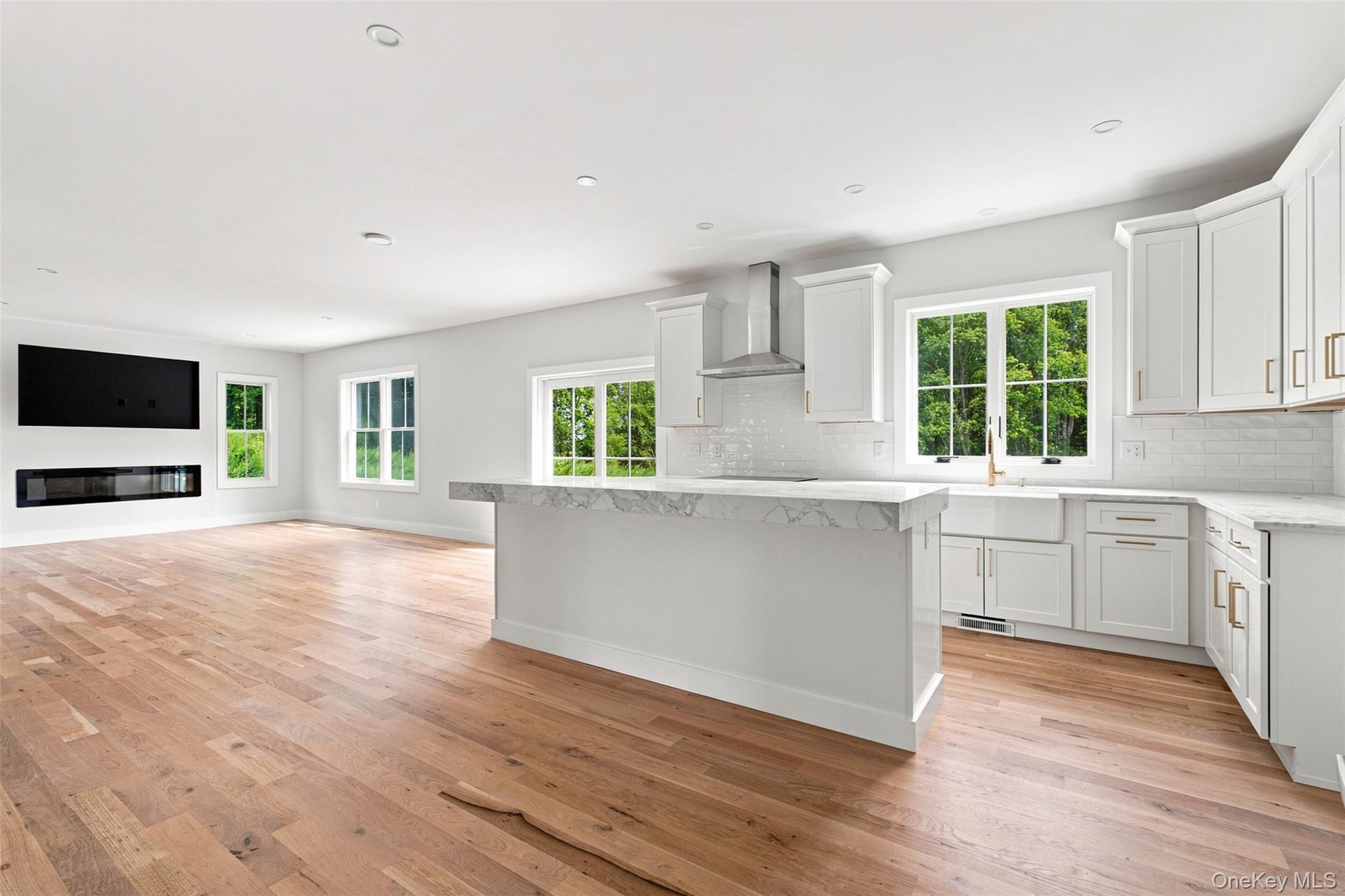 240 Mahopac Avenue Property Photo 8