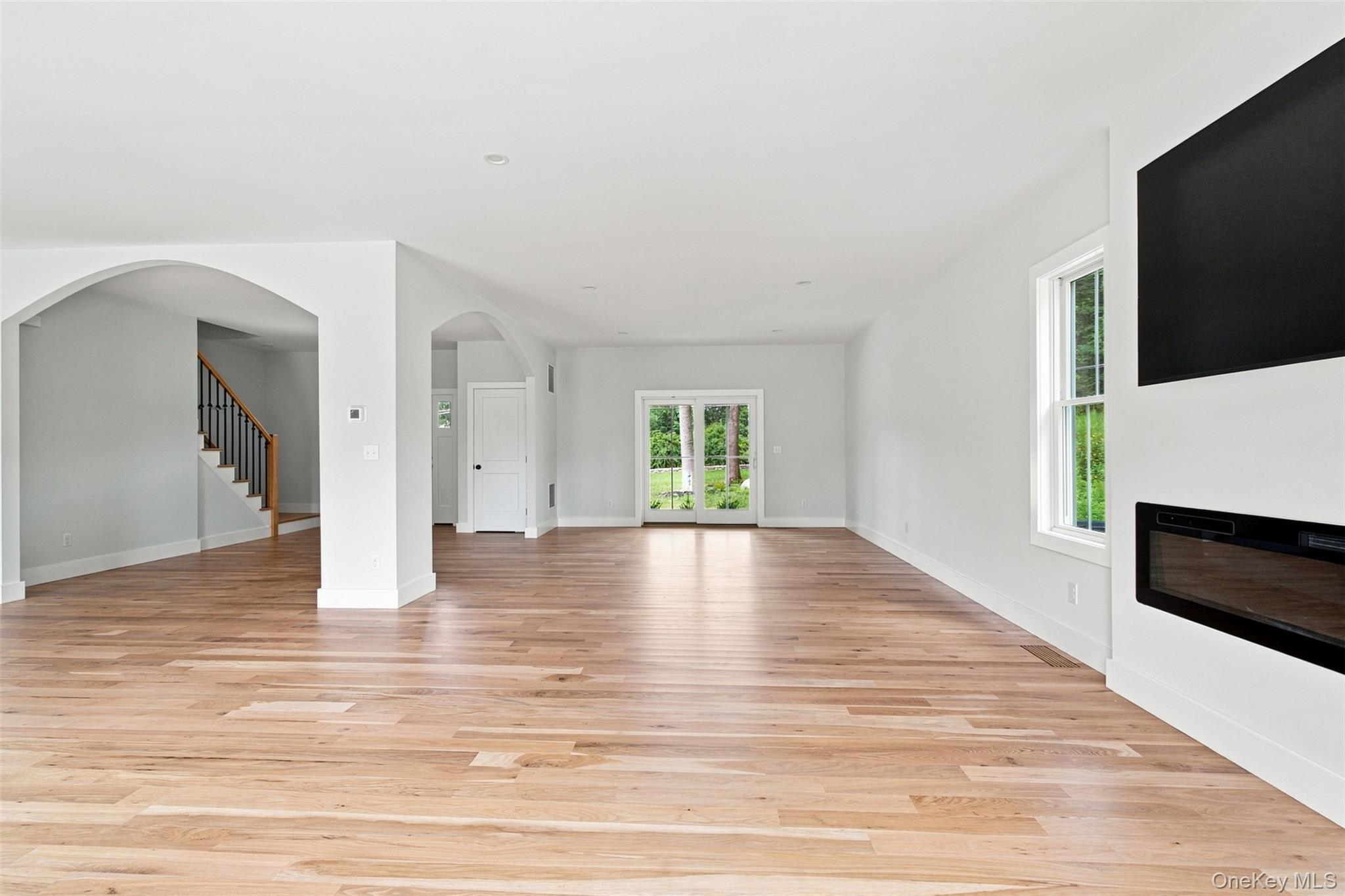 240 Mahopac Avenue Property Photo 11