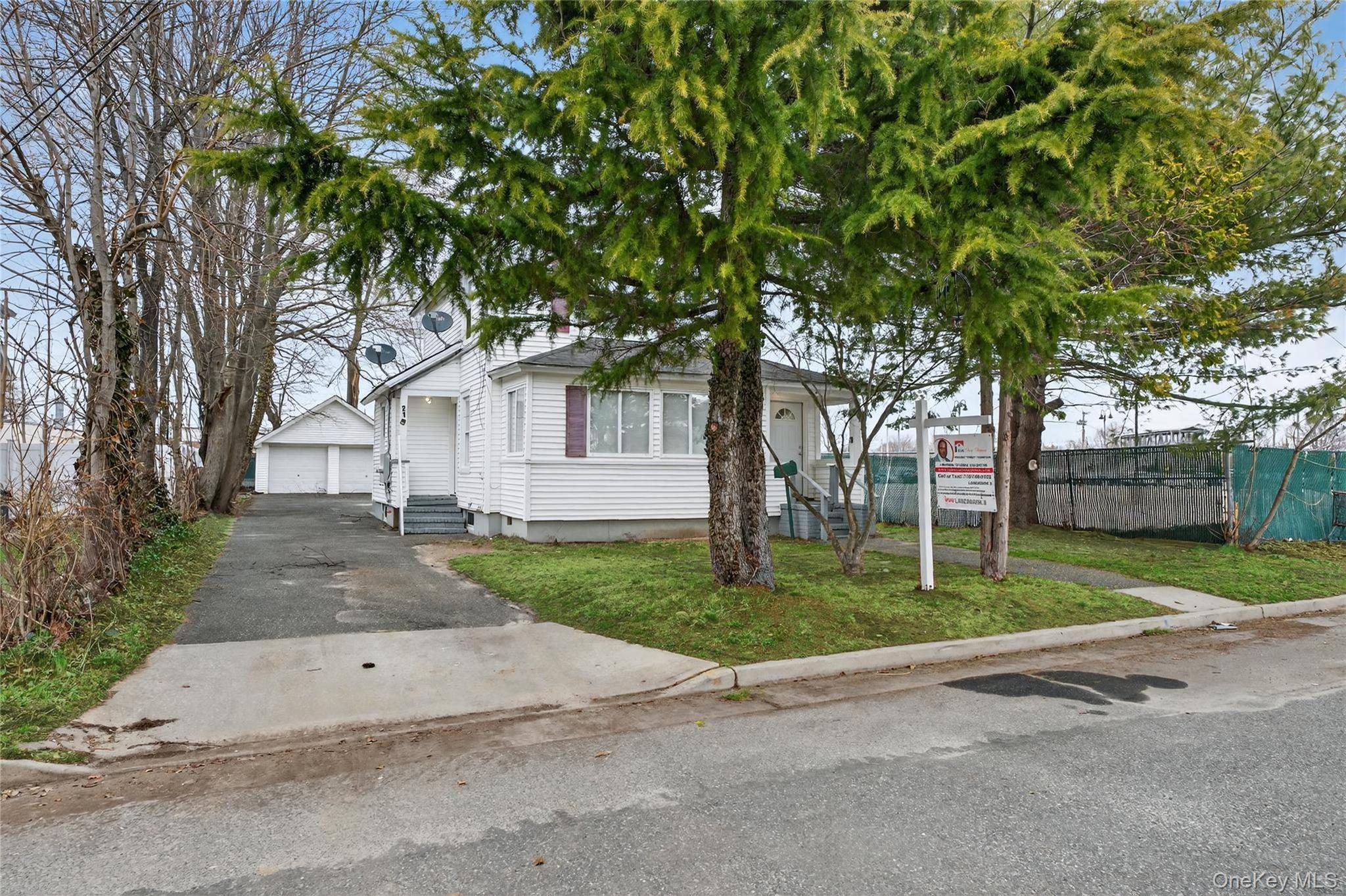 21 Maple Avenue Property Photo 43