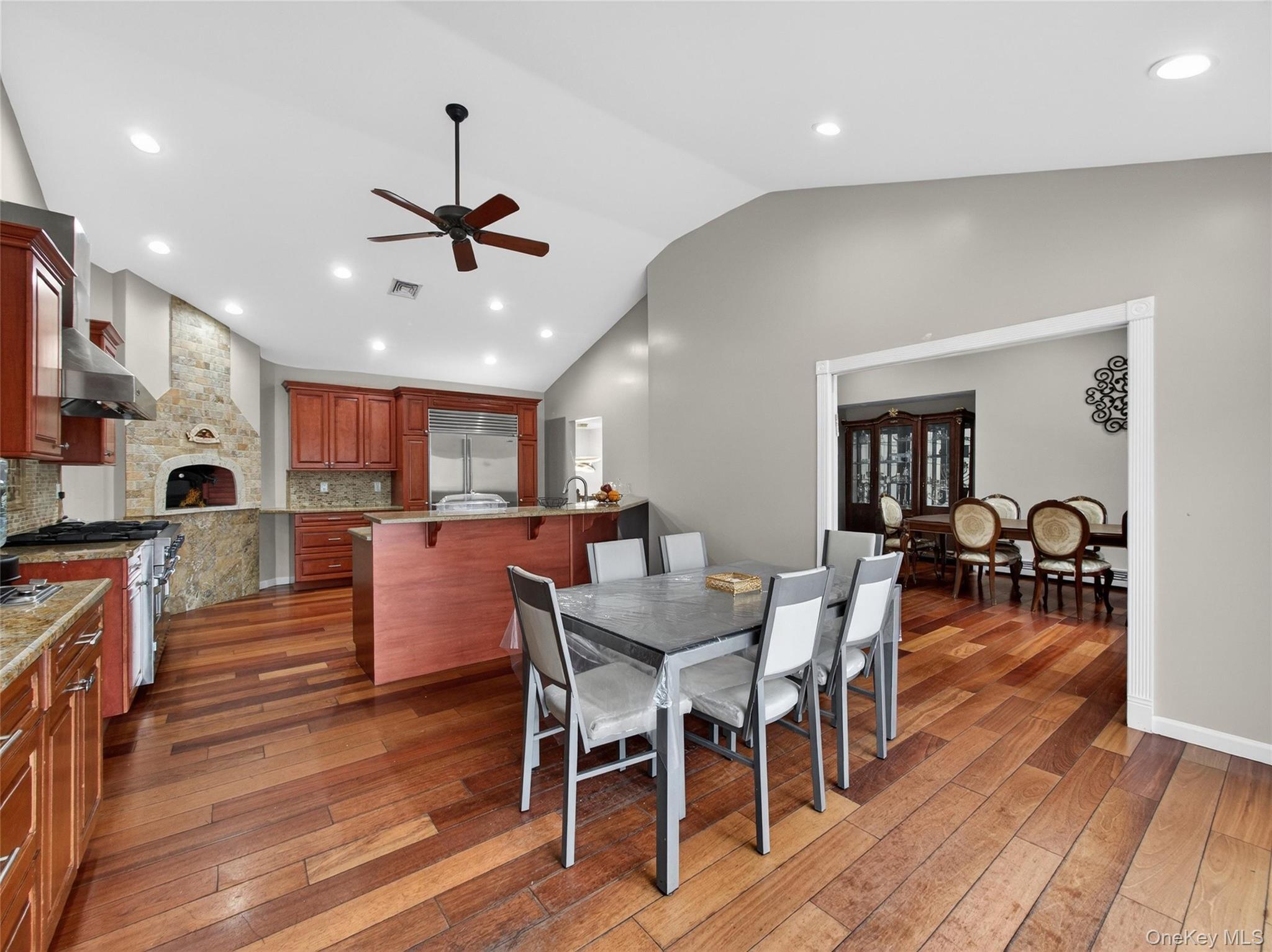 15 Victoria Drive Property Photo 10