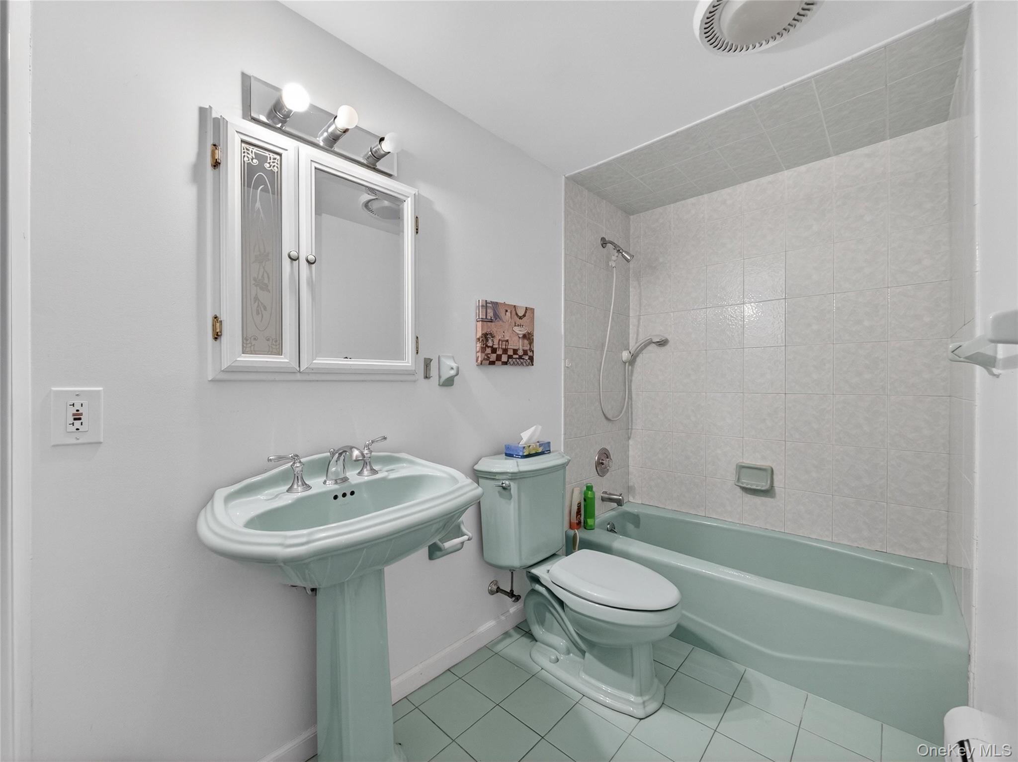 15 Victoria Drive Property Photo 40