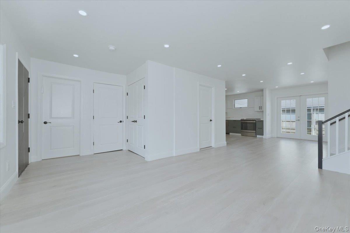 1895 Park Street Property Photo 6