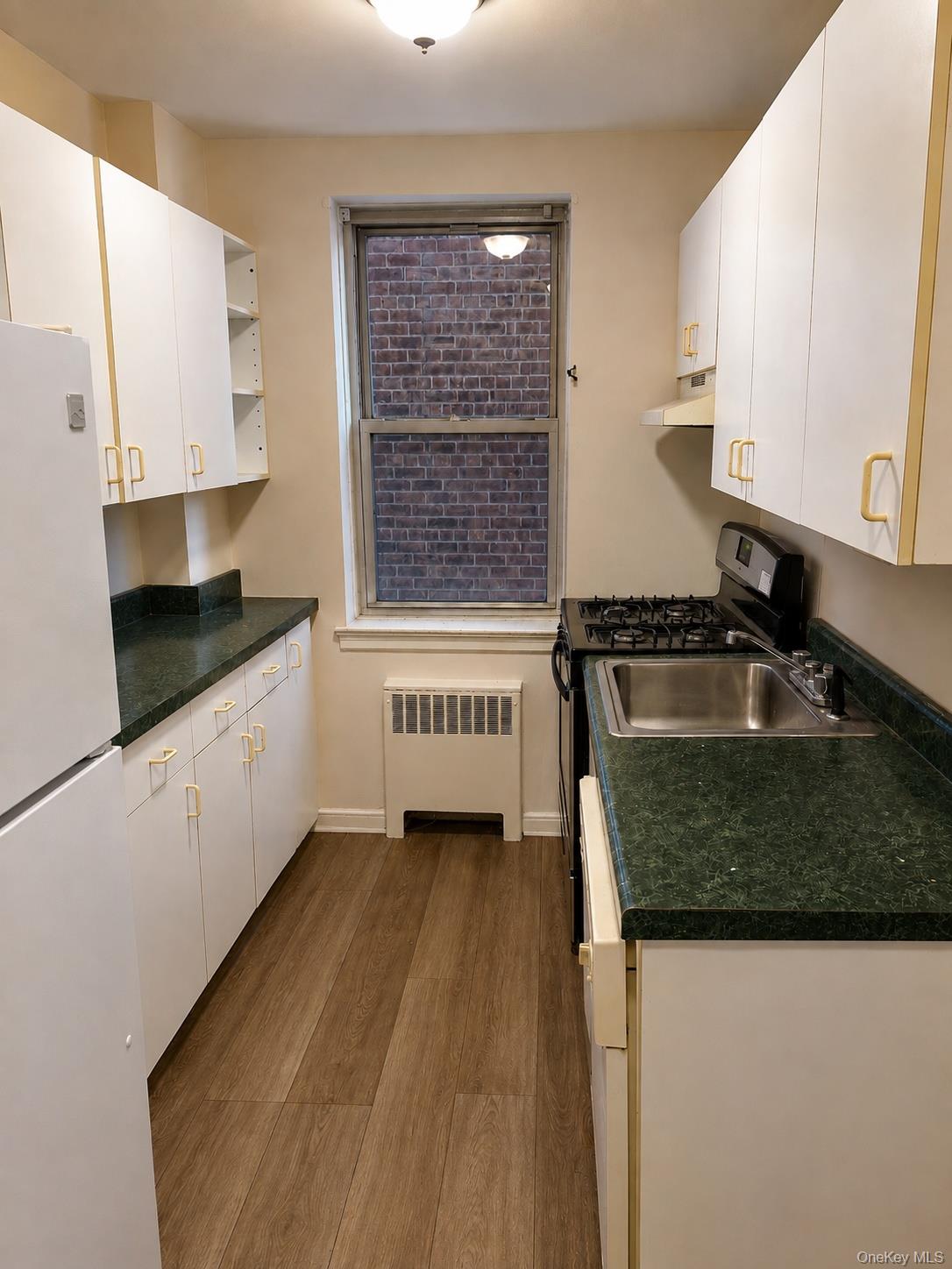 485 Bronx River Road C24 Property Photo 4