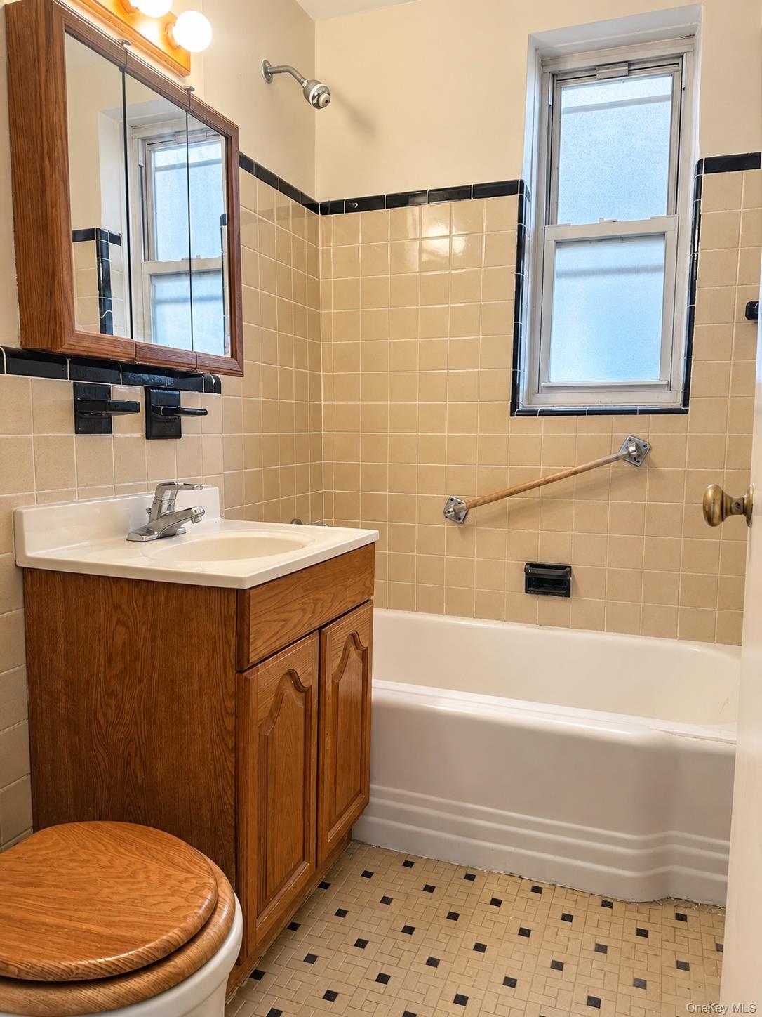 485 Bronx River Road C24 Property Photo 6