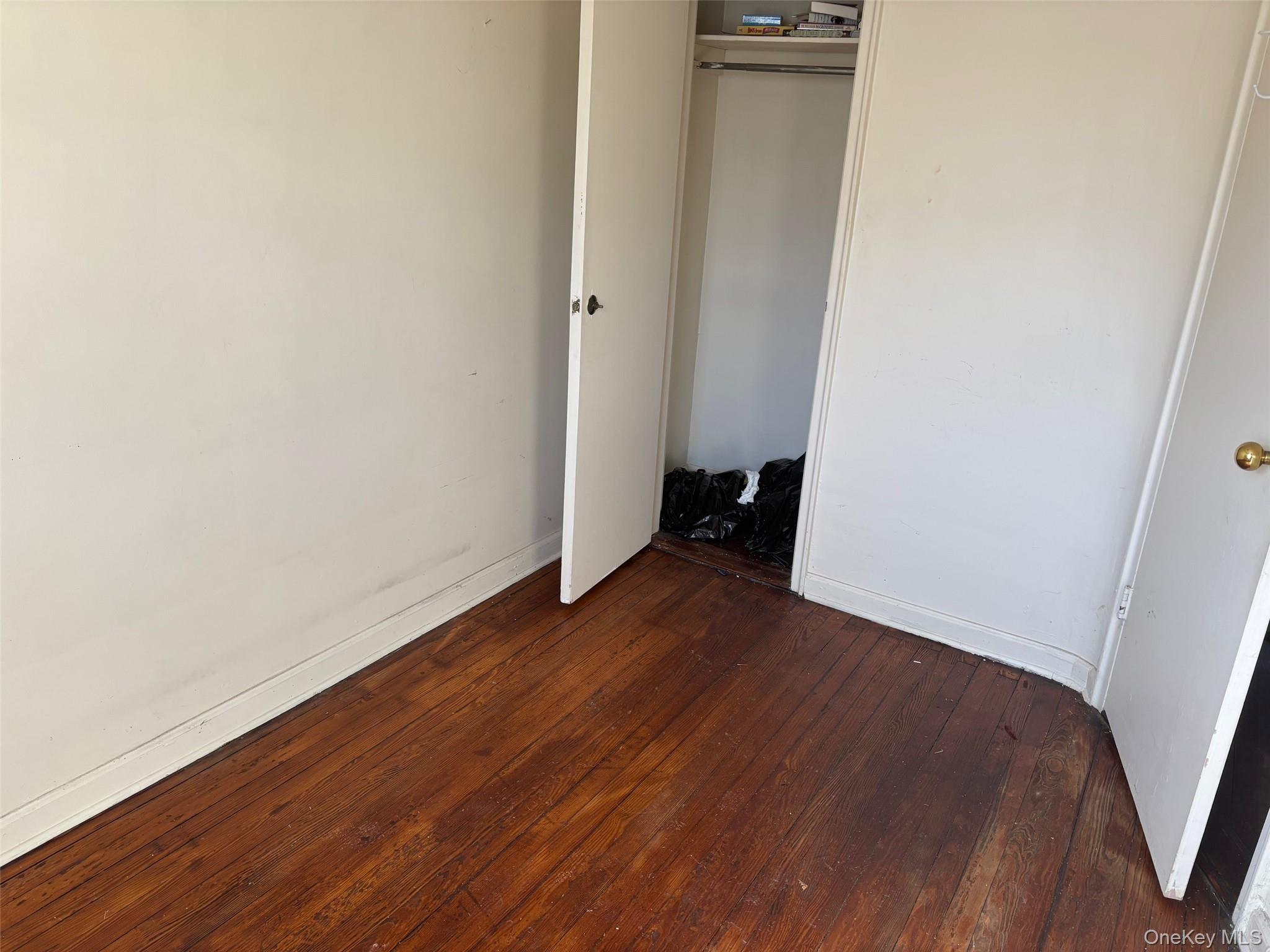 12212 6th Avenue Property Photo 4