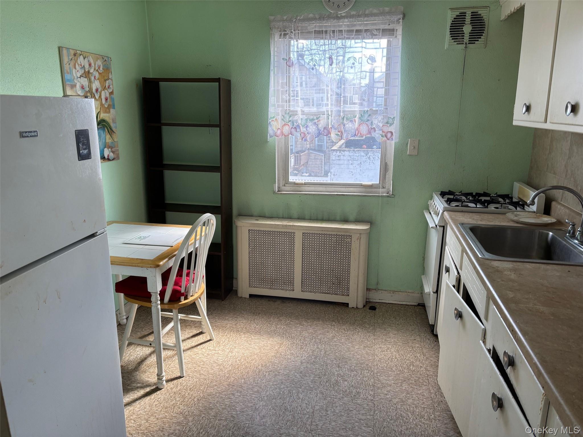 12212 6th Avenue Property Photo 10