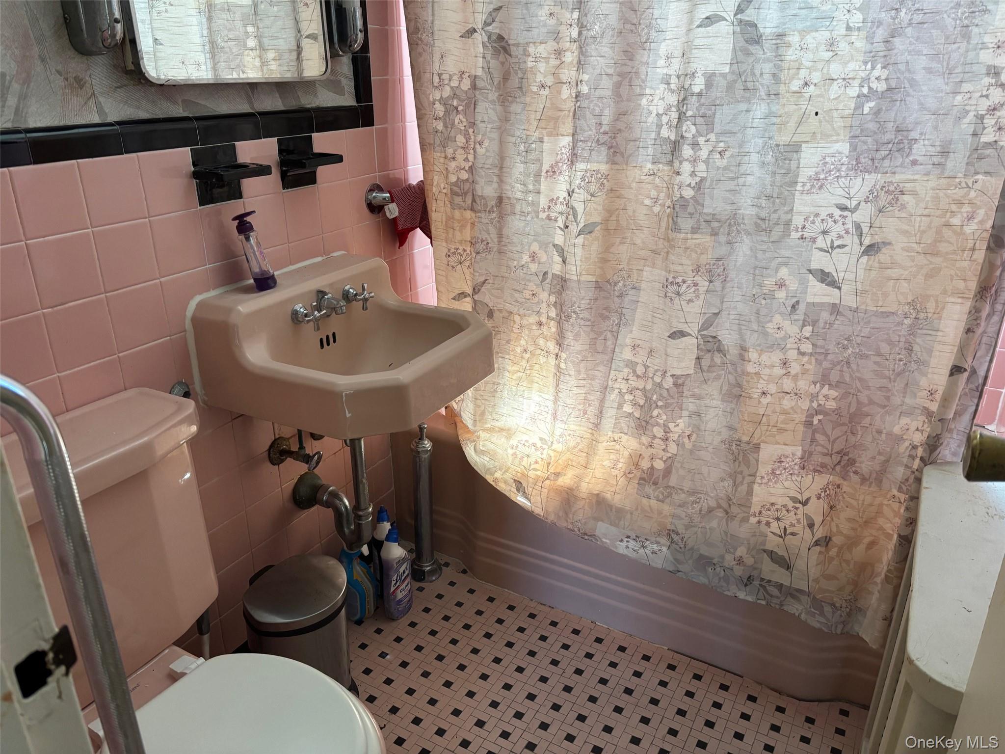 12212 6th Avenue Property Photo 11