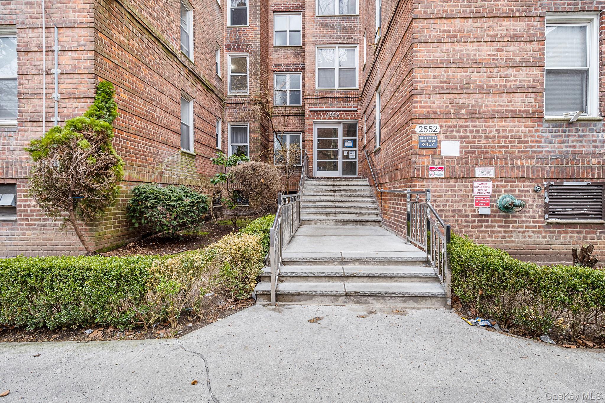 2552 E 7th Street 2J