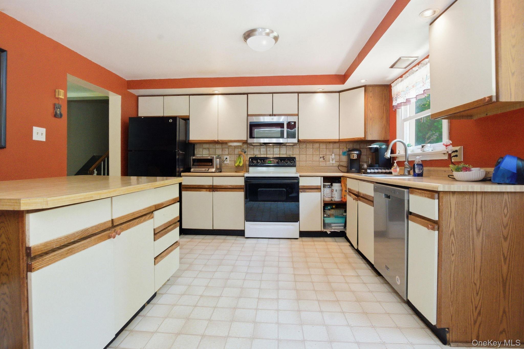19 Taurat Place Property Photo 6