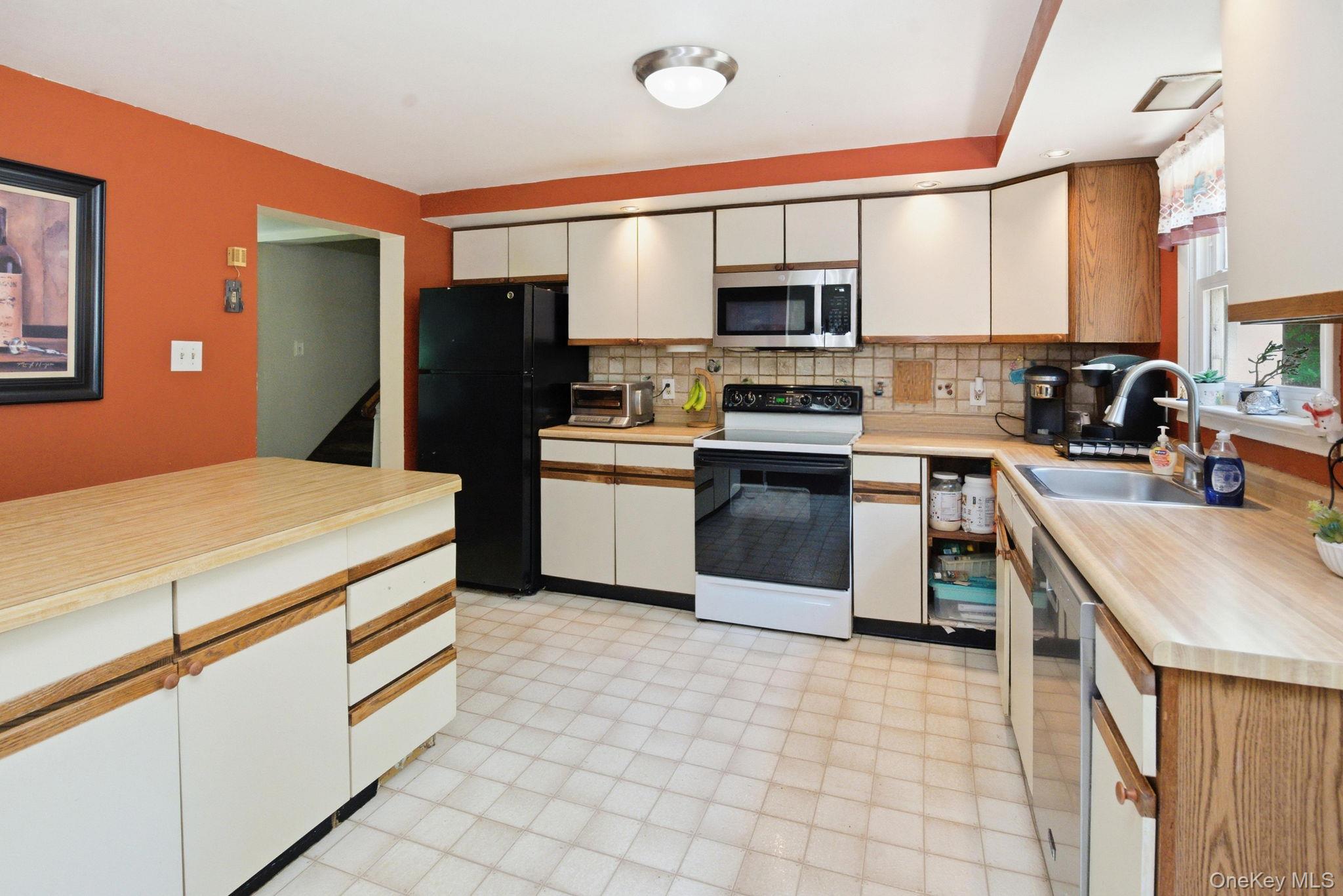 19 Taurat Place Property Photo 7