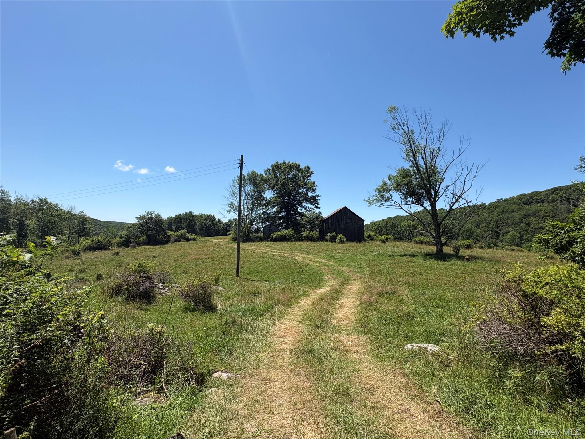 14 Frelich Rd/t R 28 Property Photo 6
