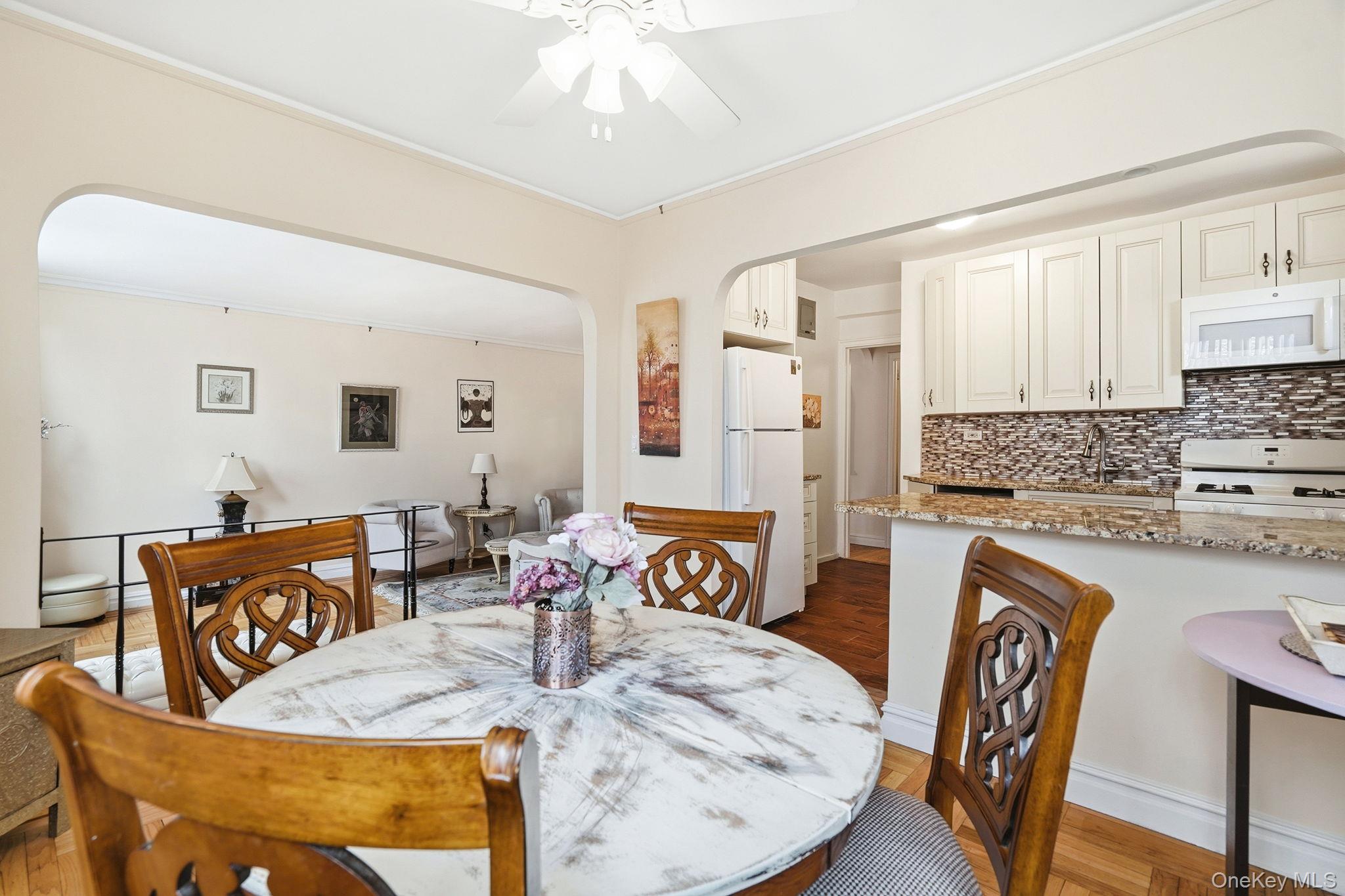 601 Pelham Parkway 106 Property Photo 14