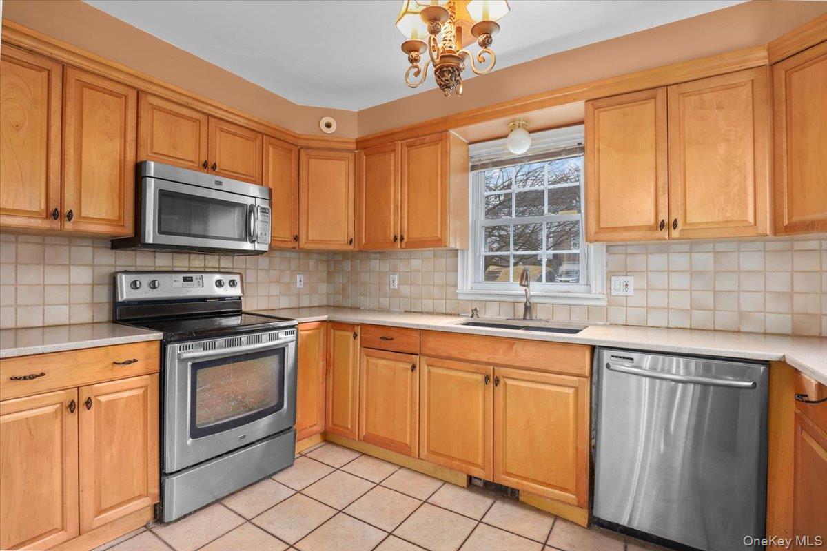 74 White Road Property Photo 5