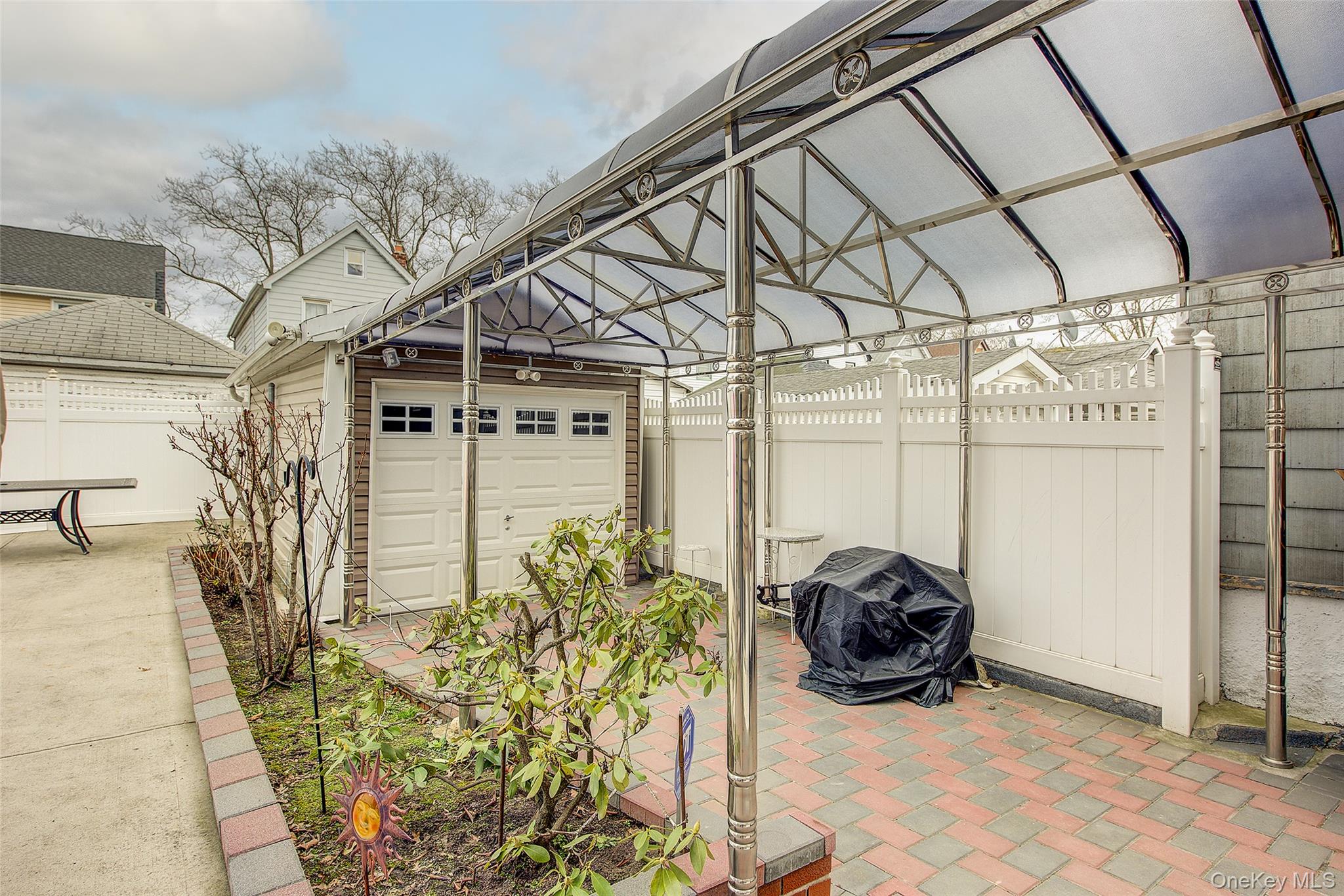9031 180th Street Property Photo 9