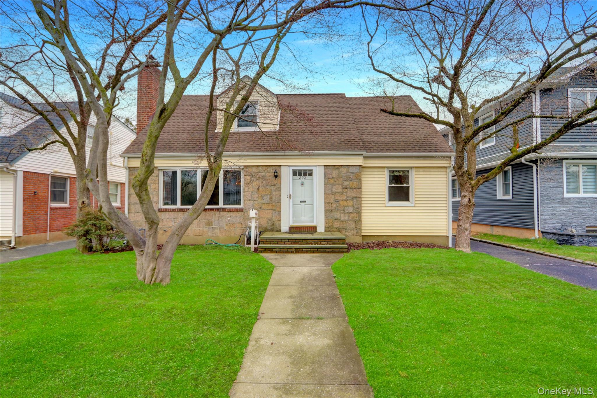 892 Bryant Avenue Property Photo 1