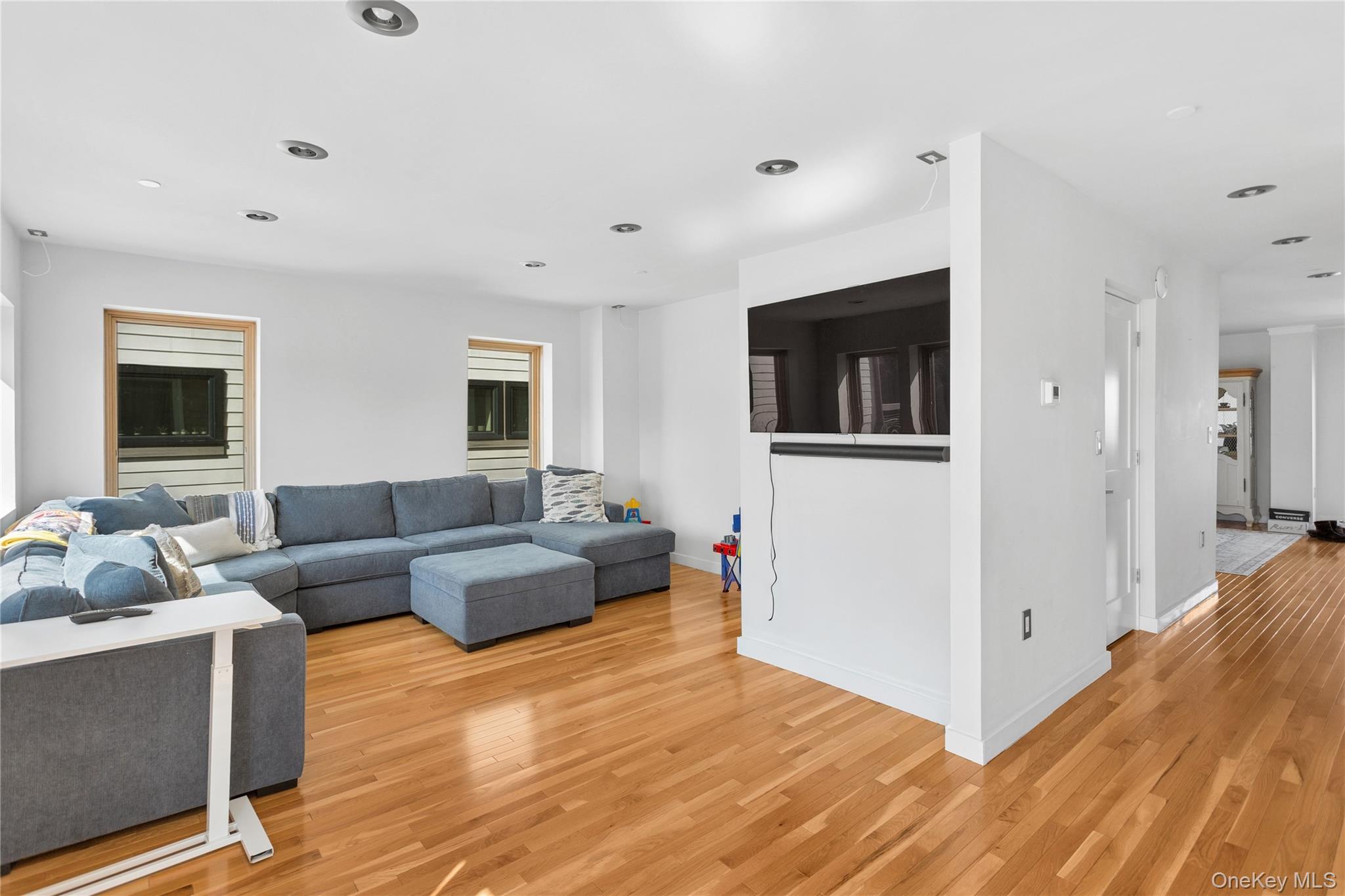 416 W Bay Drive Property Photo 15