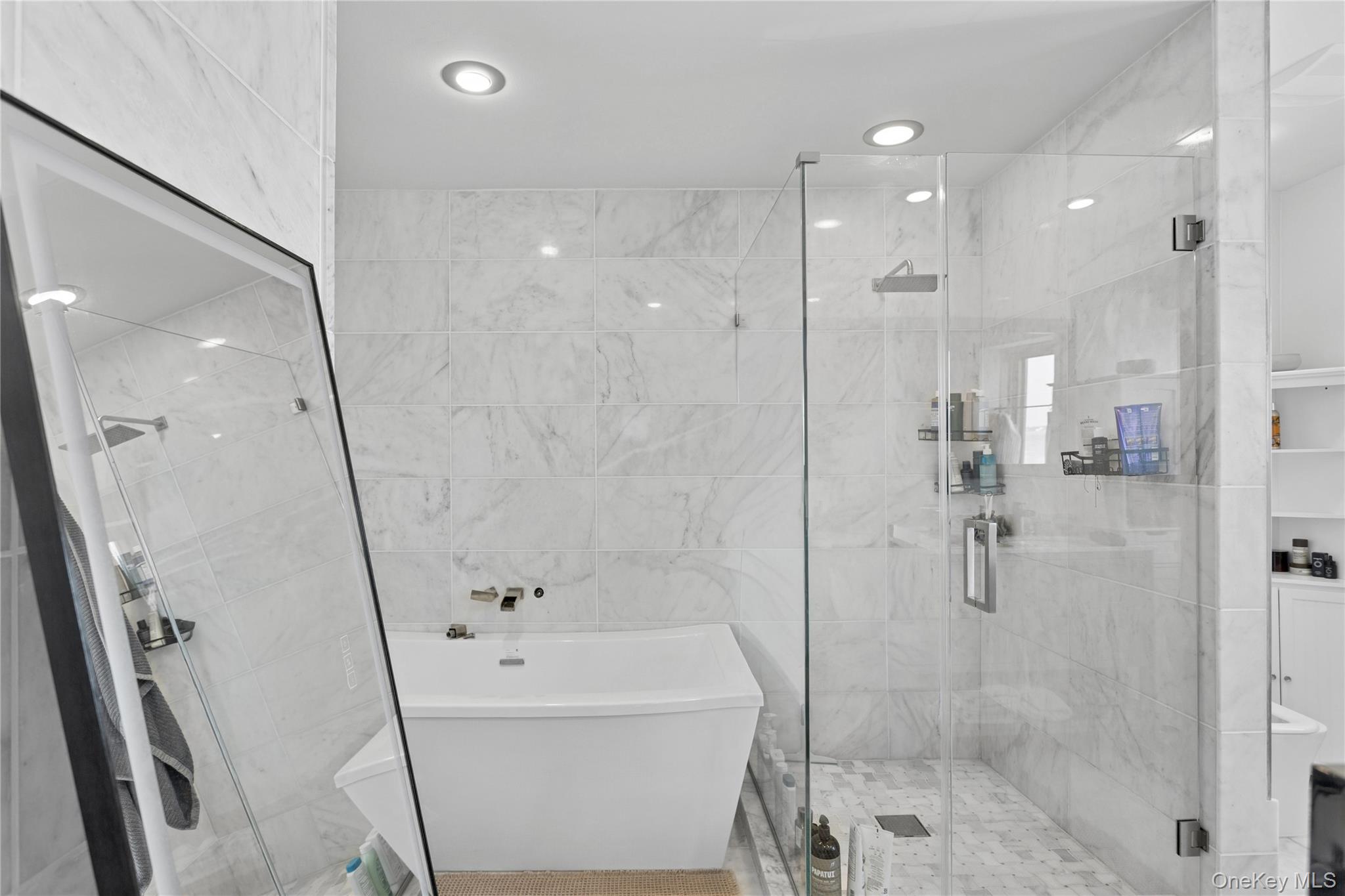 416 W Bay Drive Property Photo 18