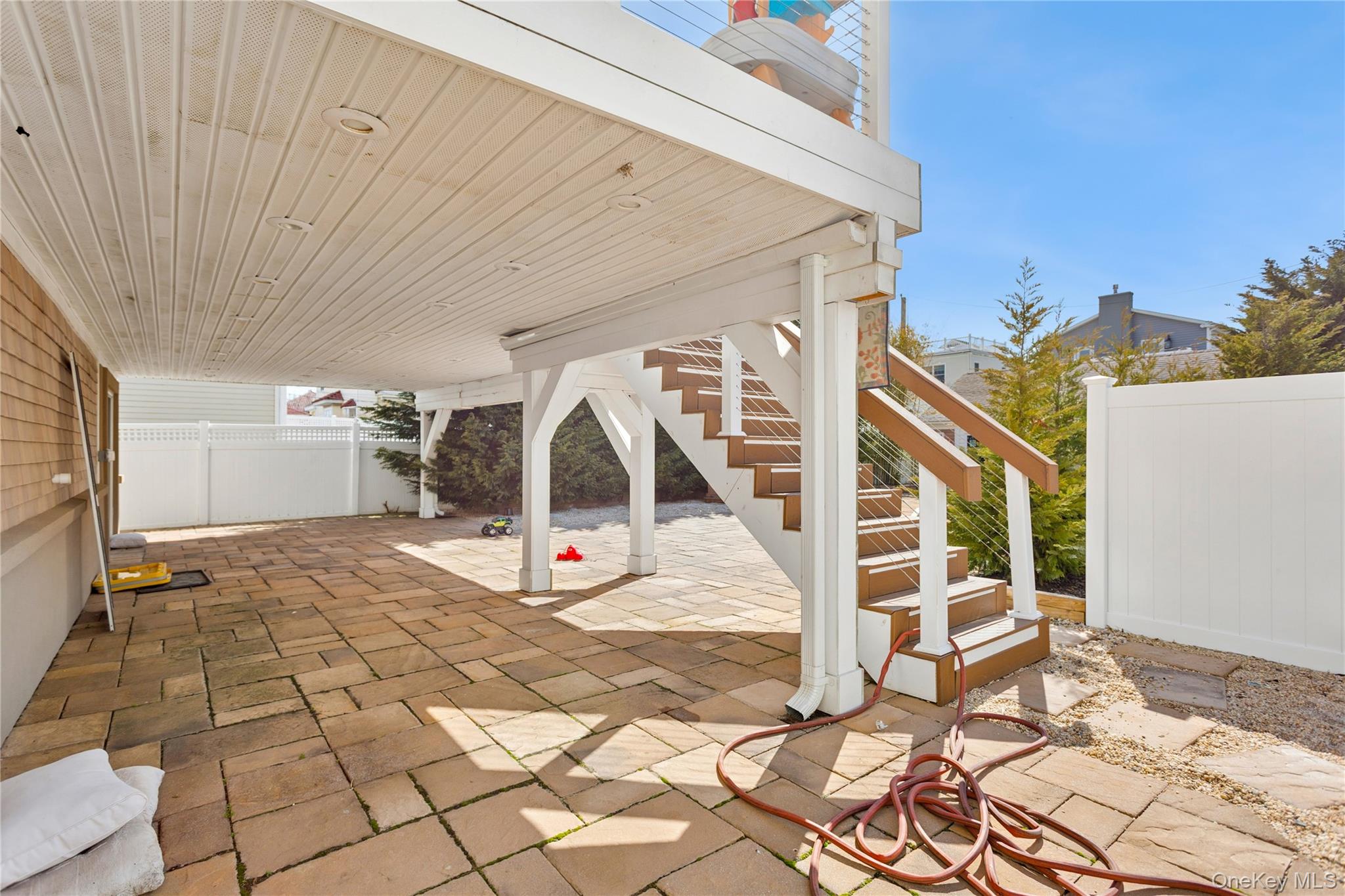 416 W Bay Drive Property Photo 24