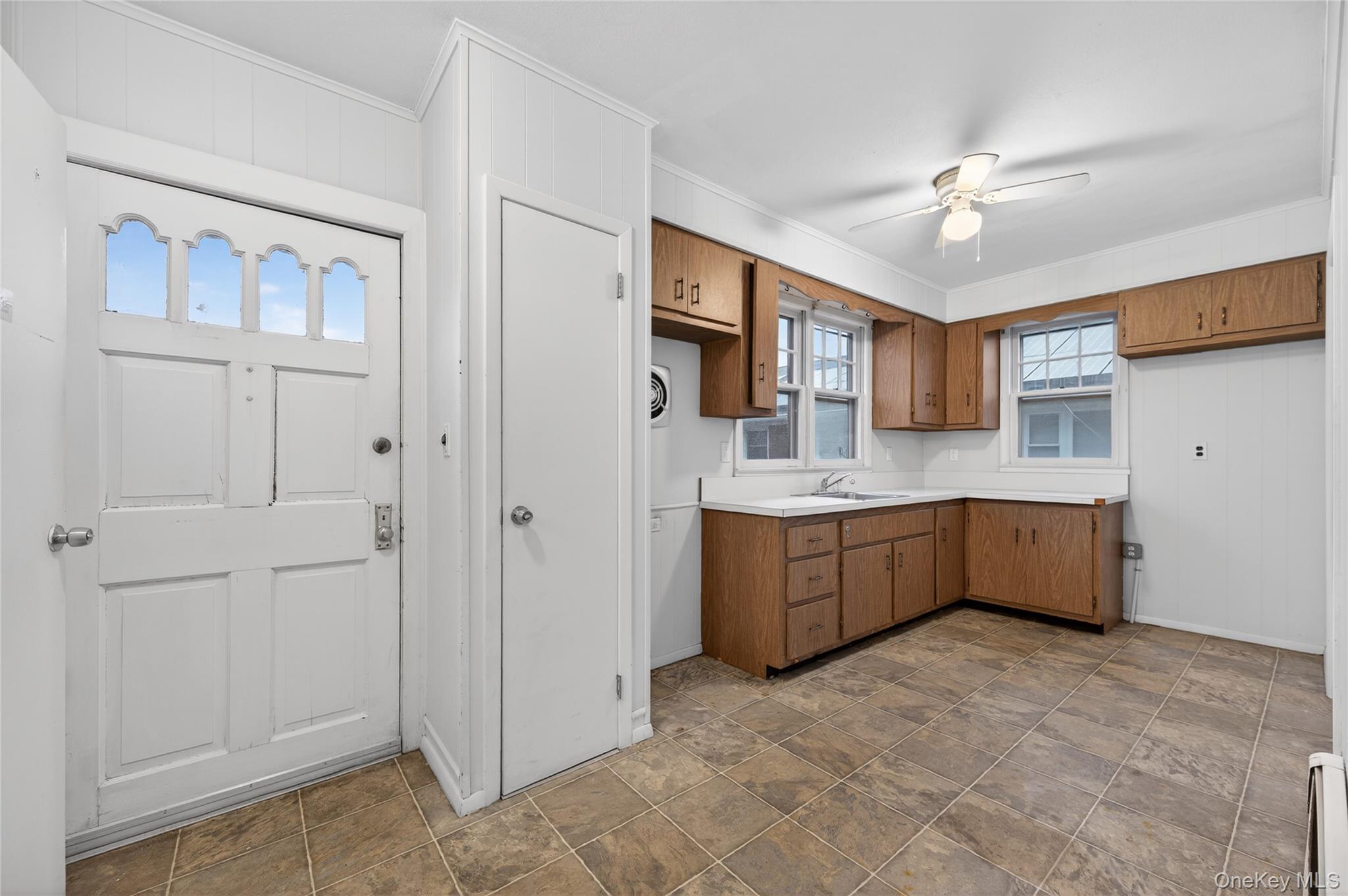 40 E 24th Street Property Photo 12