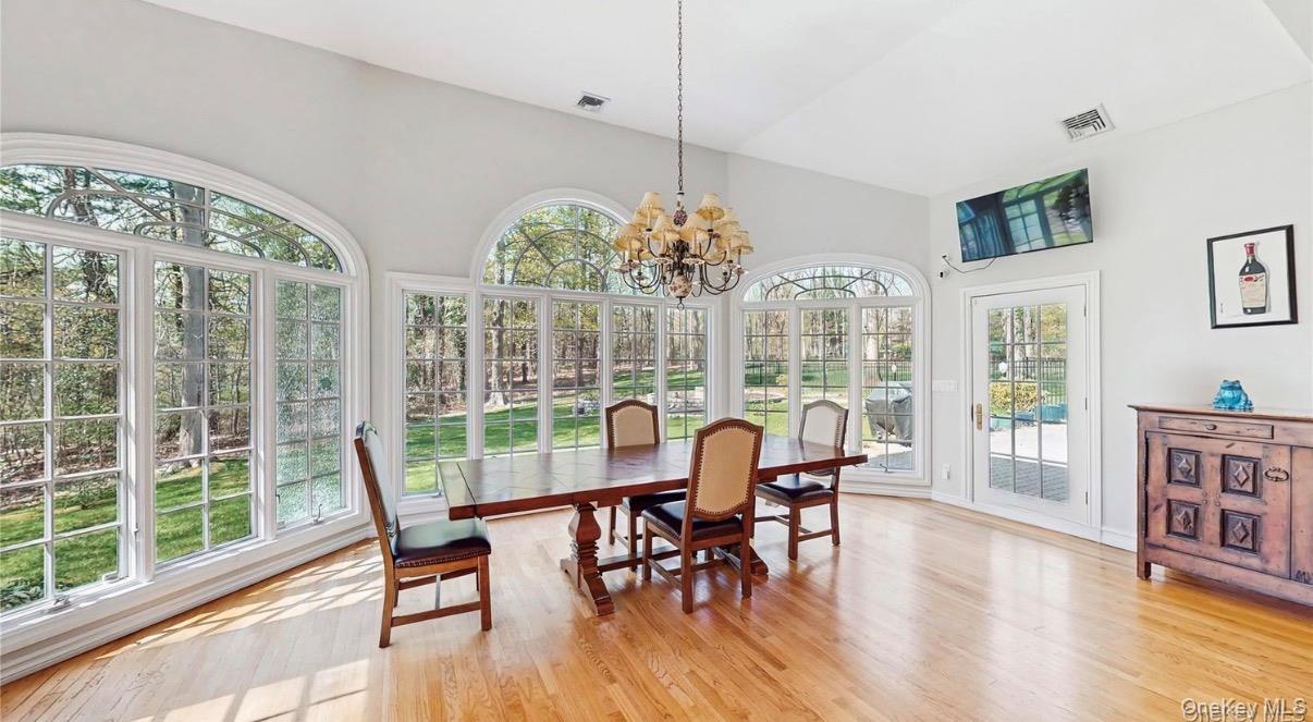 406 Duck Pond Property Photo 10