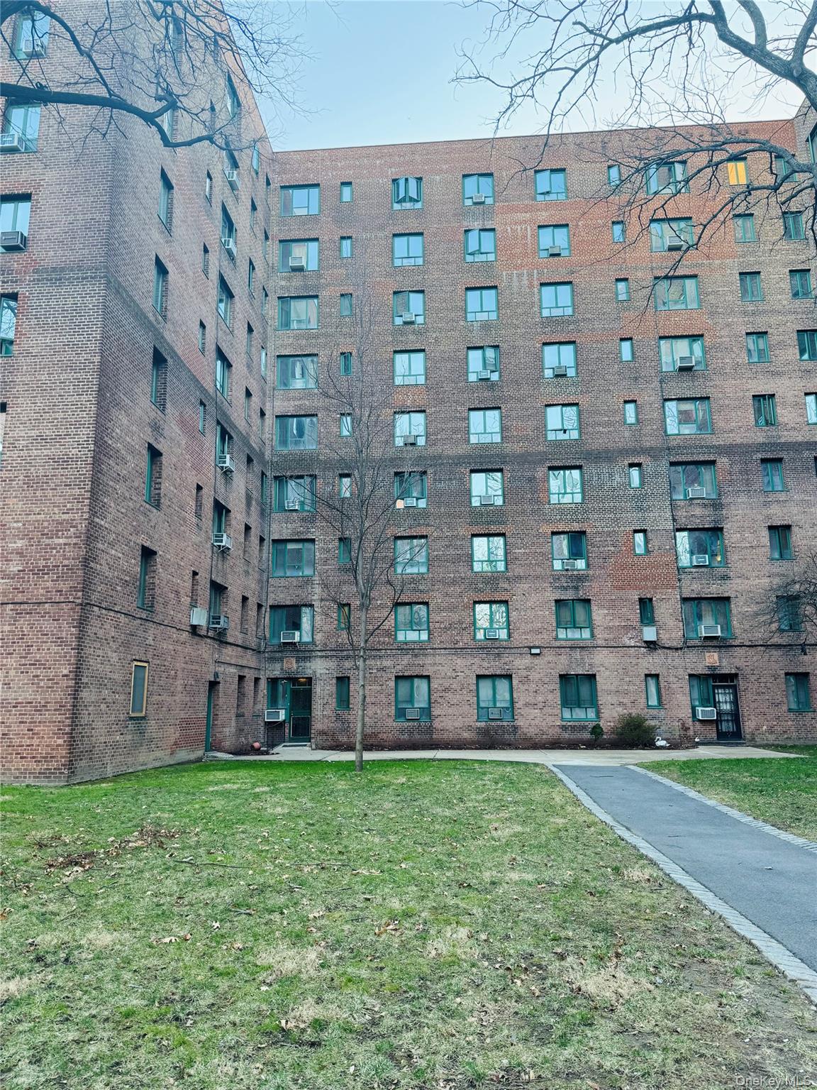 1561 Metropolitan Avenue Tb Property Photo 1