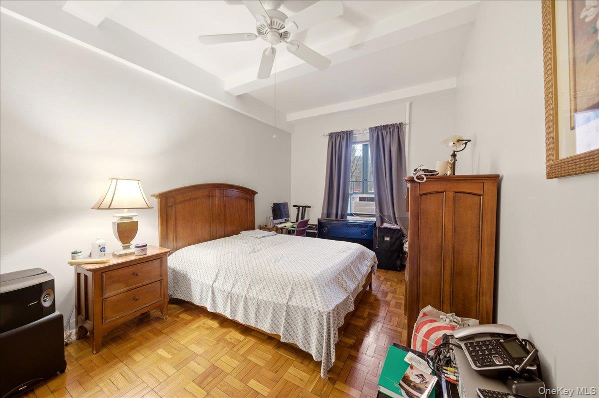 1561 Metropolitan Avenue Tb Property Photo 2