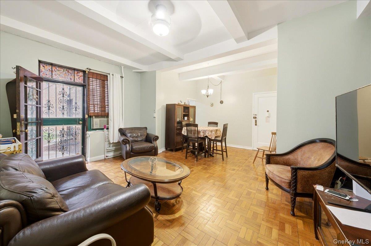 1561 Metropolitan Avenue Tb Property Photo 7
