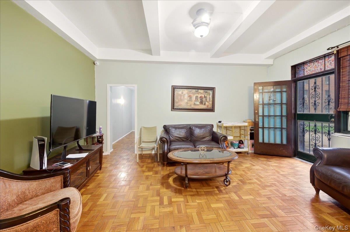 1561 Metropolitan Avenue Tb Property Photo 9