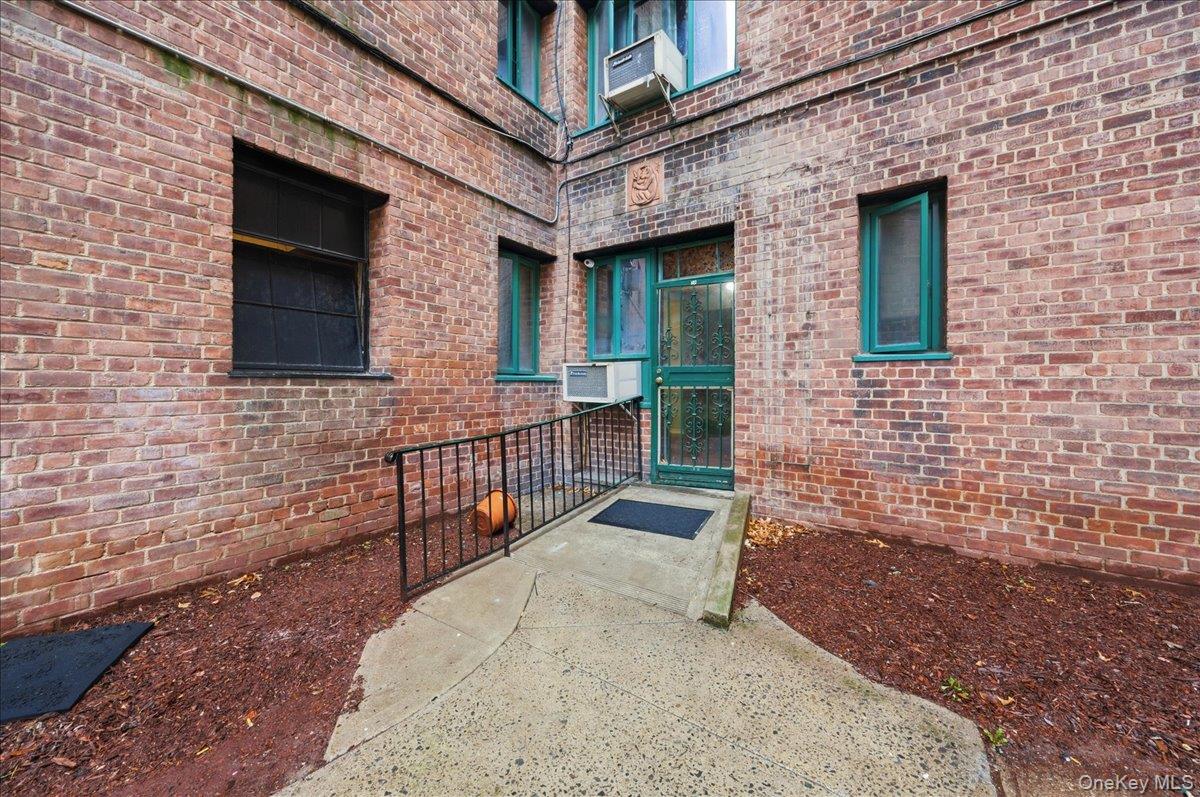1561 Metropolitan Avenue Tb Property Photo 14