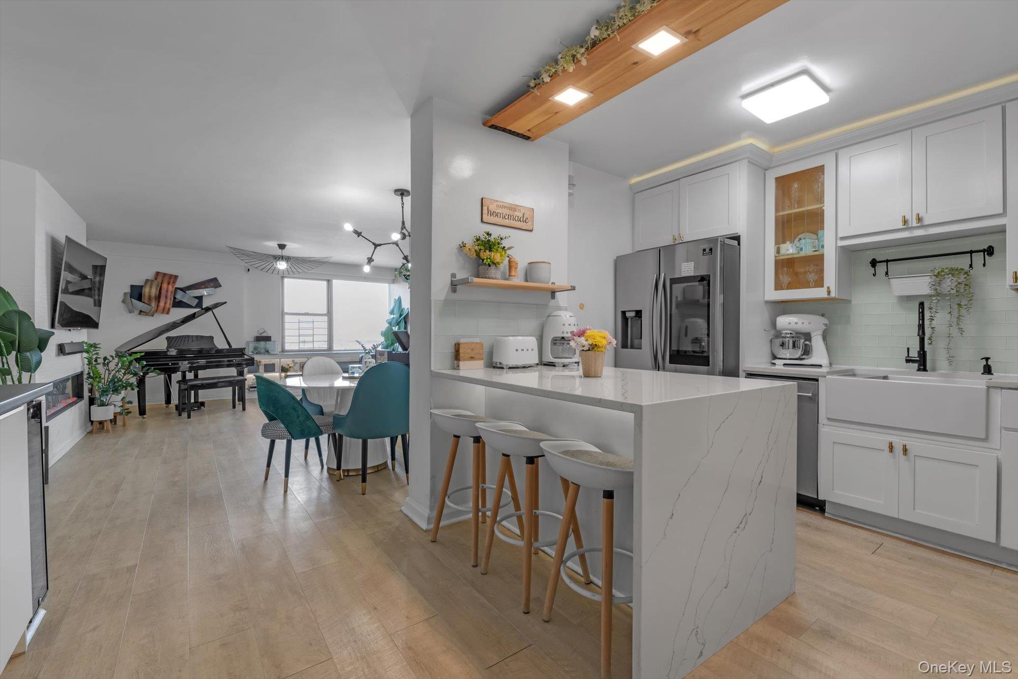 125-10 Queens Boulevard 2205 Property Photo 1