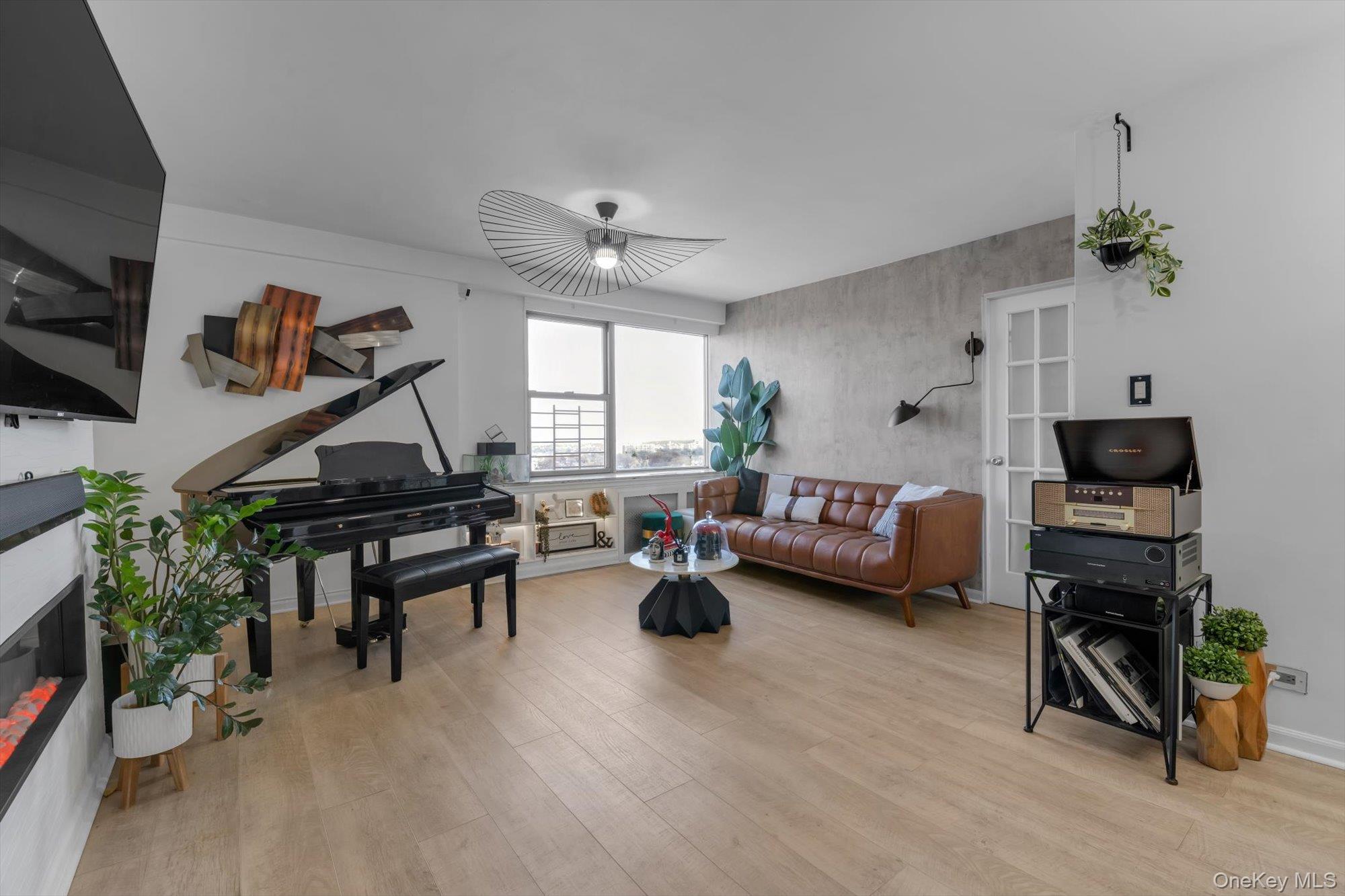 125-10 Queens Boulevard 2205 Property Photo 2