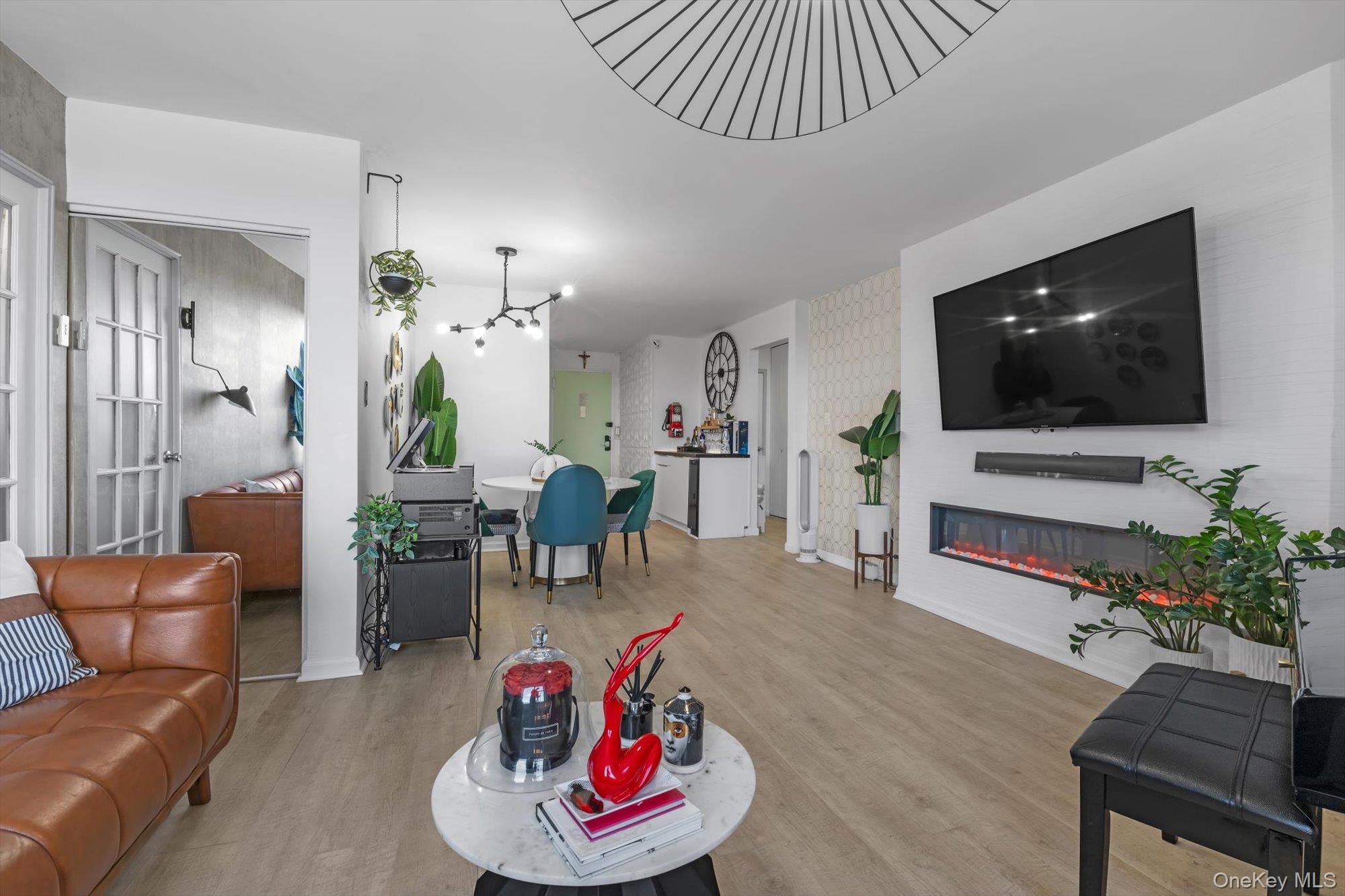 125-10 Queens Boulevard 2205 Property Photo 4