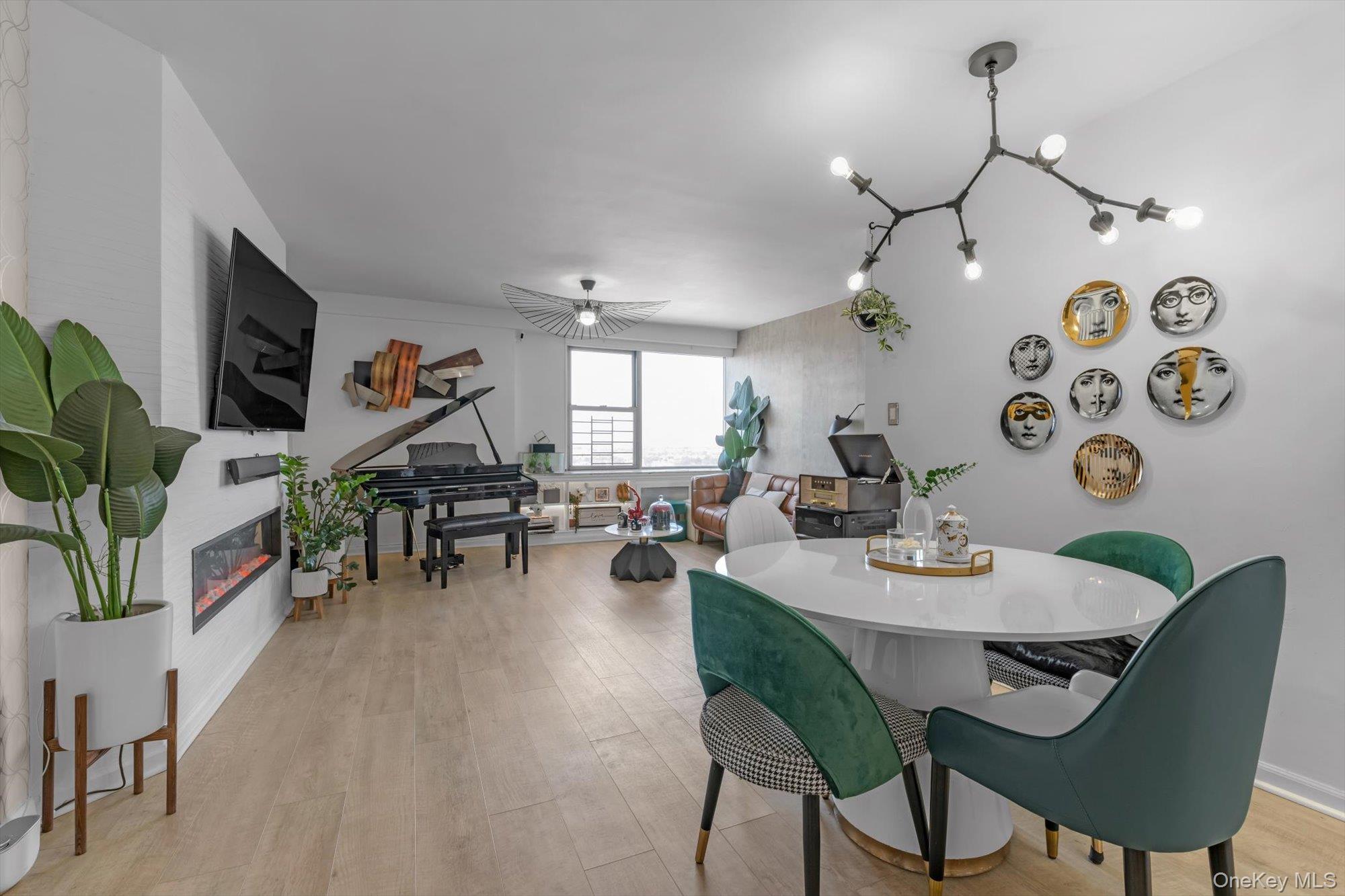 125-10 Queens Boulevard 2205 Property Photo 5