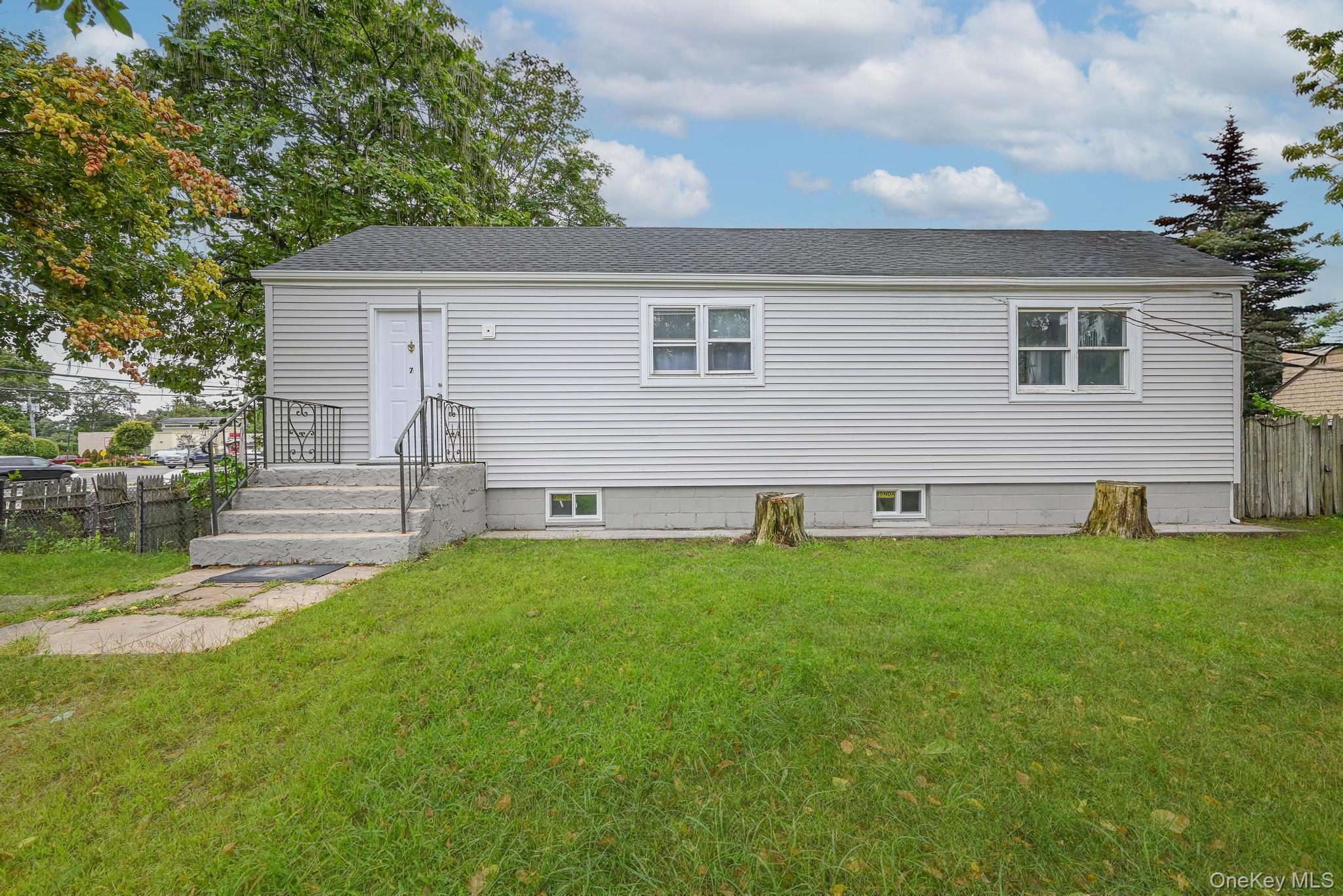 7 Joan Avenue Property Photo 2