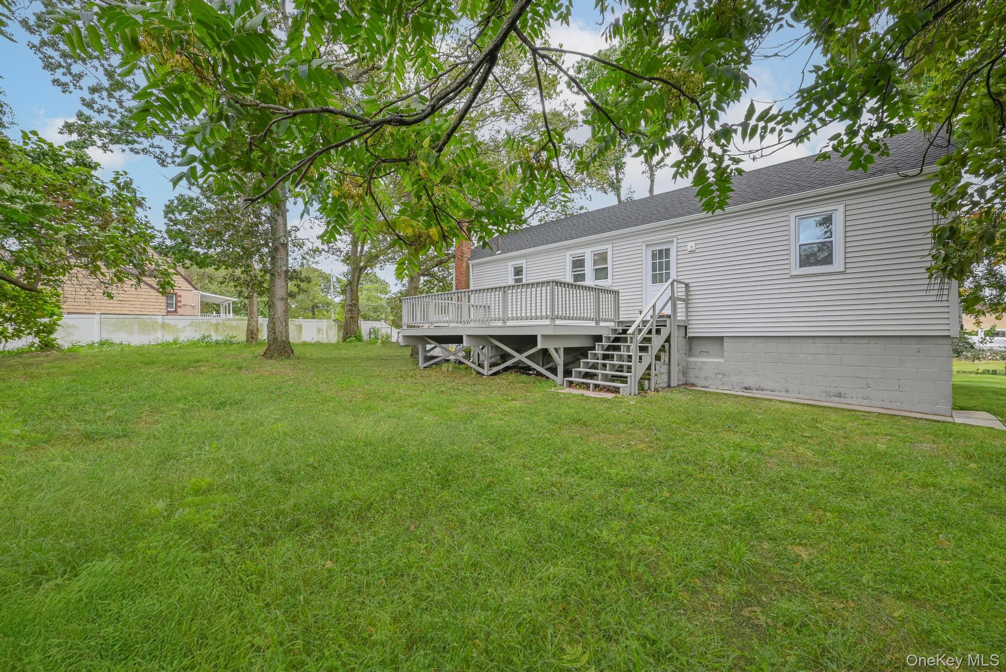 7 Joan Avenue Property Photo 3