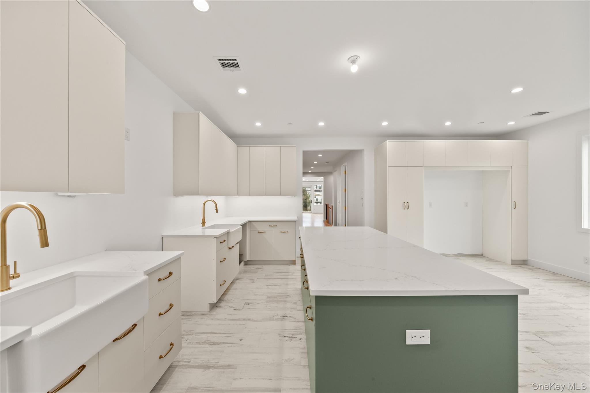 23 Singer Avenue 211 Property Photo 16