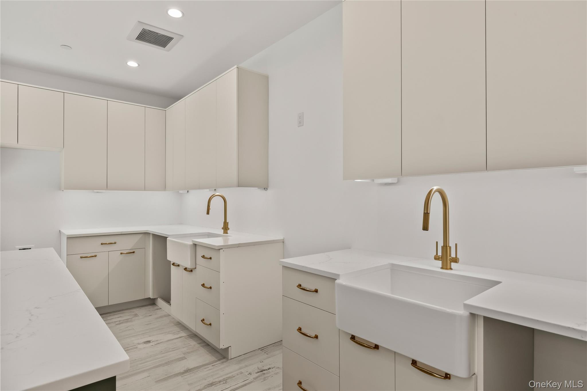 23 Singer Avenue 211 Property Photo 18