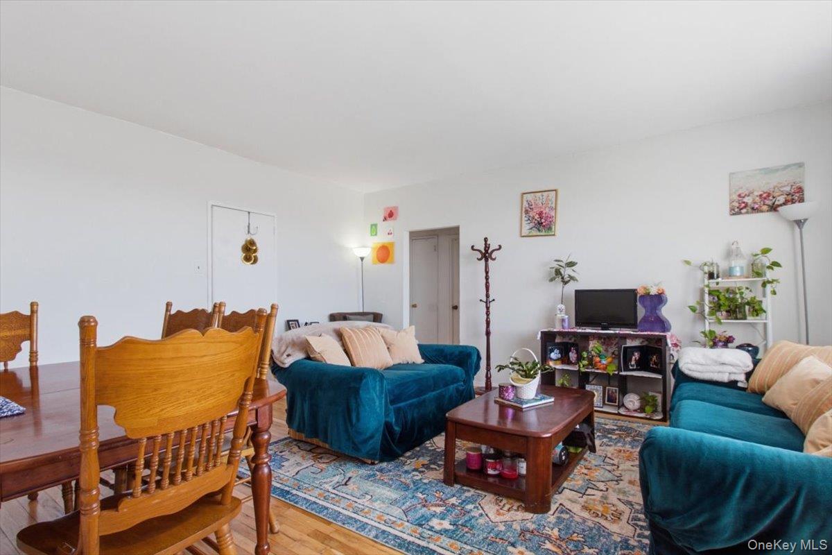 37 Summit Avenue 3a Property Photo 9