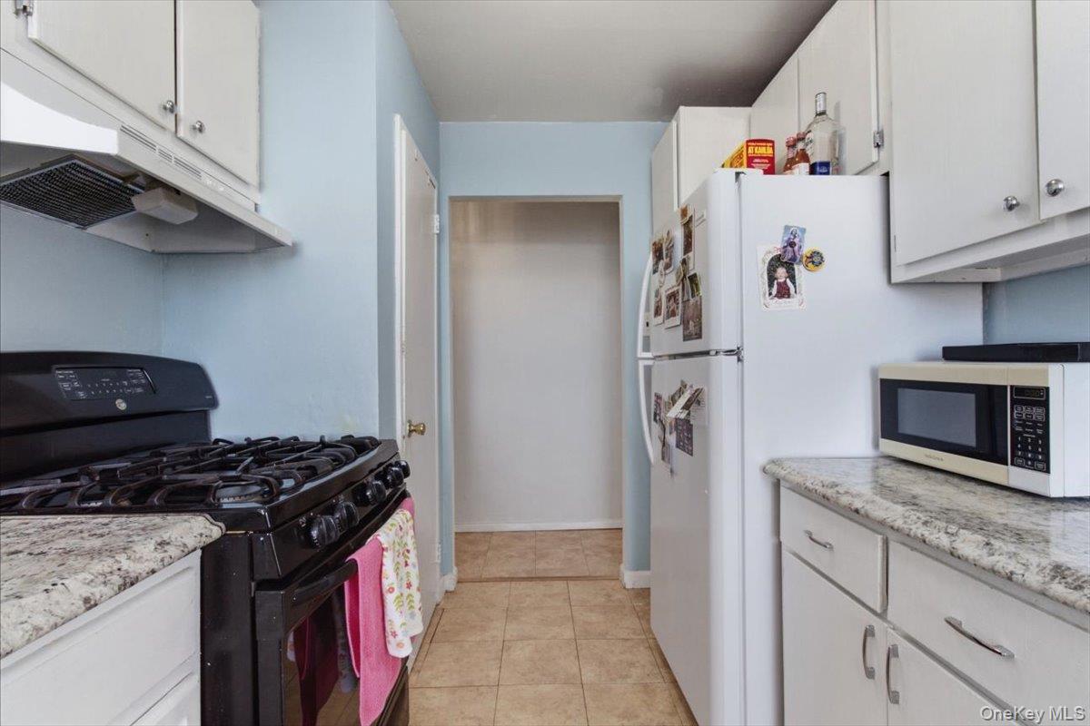 37 Summit Avenue 3a Property Photo 12