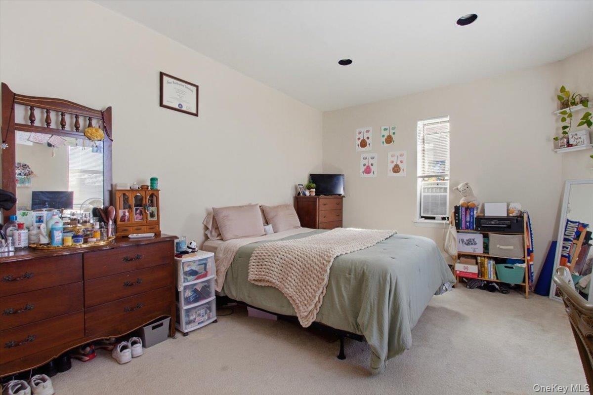 37 Summit Avenue 3a Property Photo 17