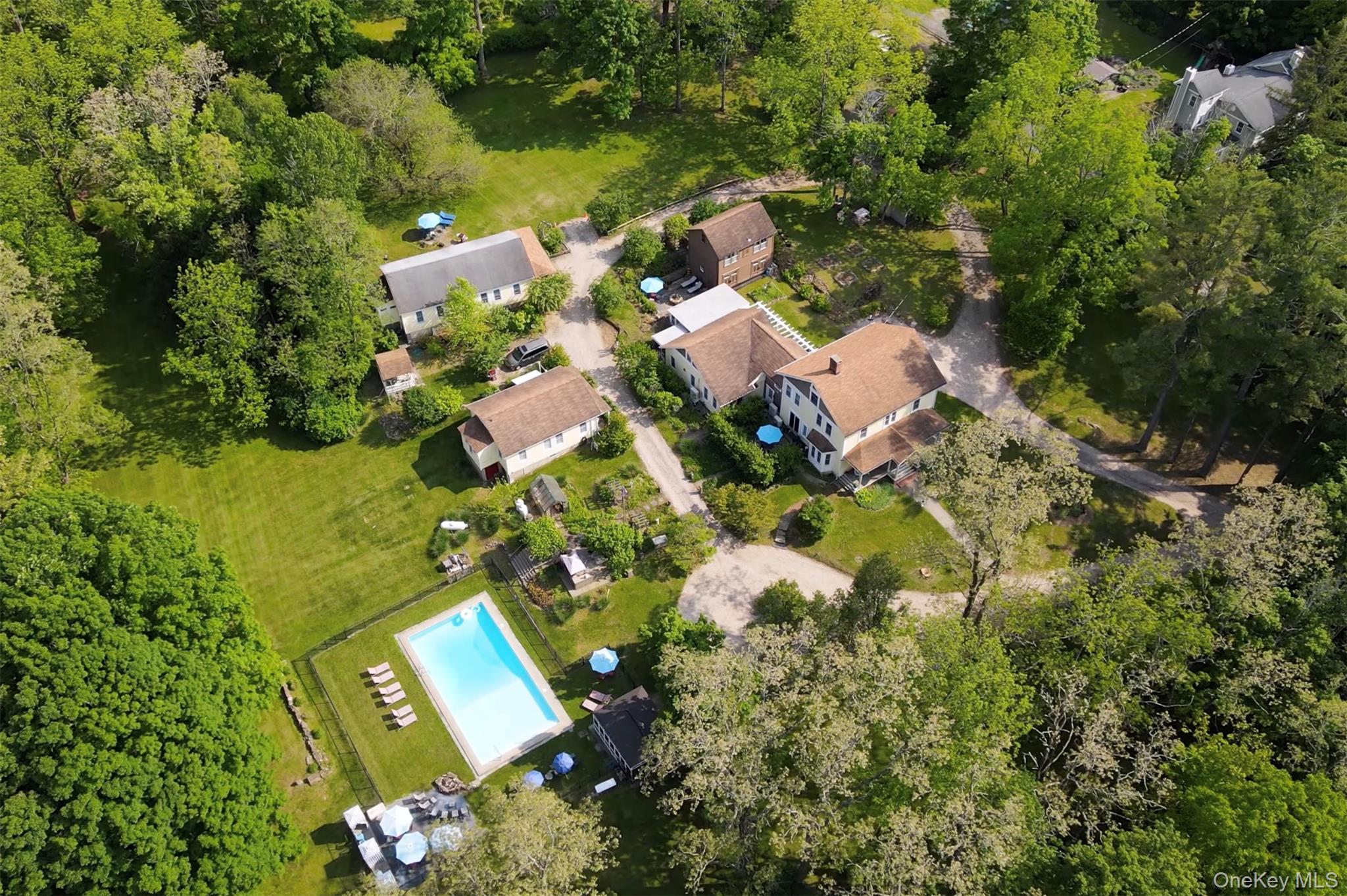 18 Stagecoach Lane Property Photo 3