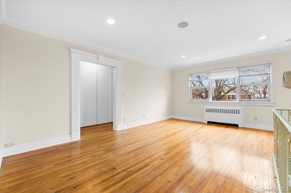 87-18 Marengo Street 2b Property Photo 4